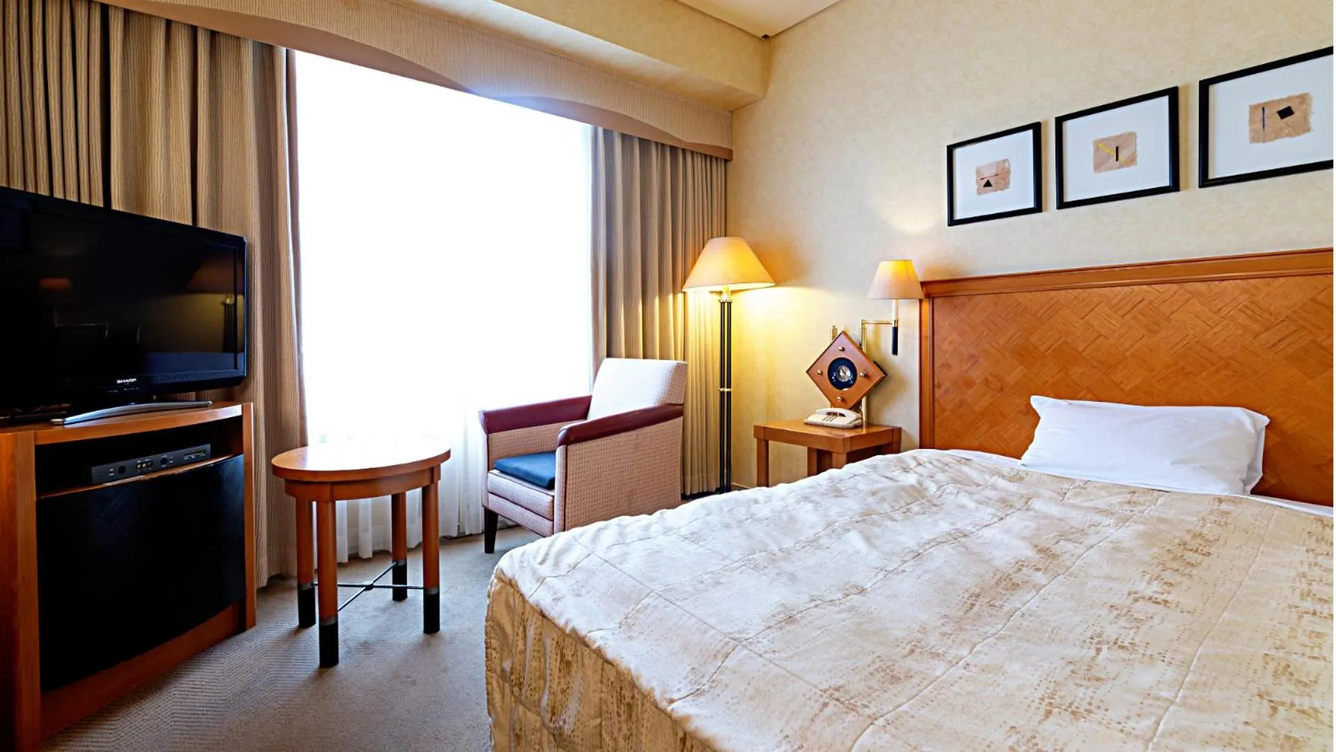 Photo of the whole room, TV/Entertainment Center in Hotel Nikko Kochi Asahi Royal