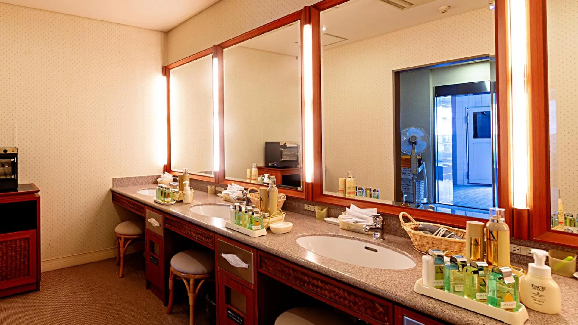 Spa and wellness centre/facilities, Bathroom in Hotel Nikko Kochi Asahi Royal