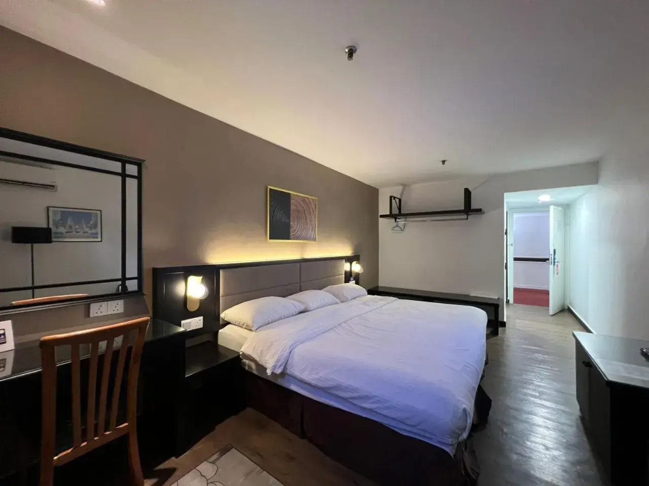 Deluxe Double Room (2 Adults + 1 Child) in Remington Hotel Deluxe Double Room (2 Adults + 1 Child) in Remington Hotel