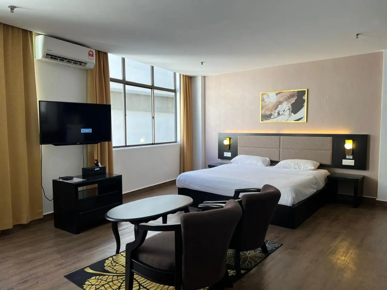 Bed in Remington Hotel