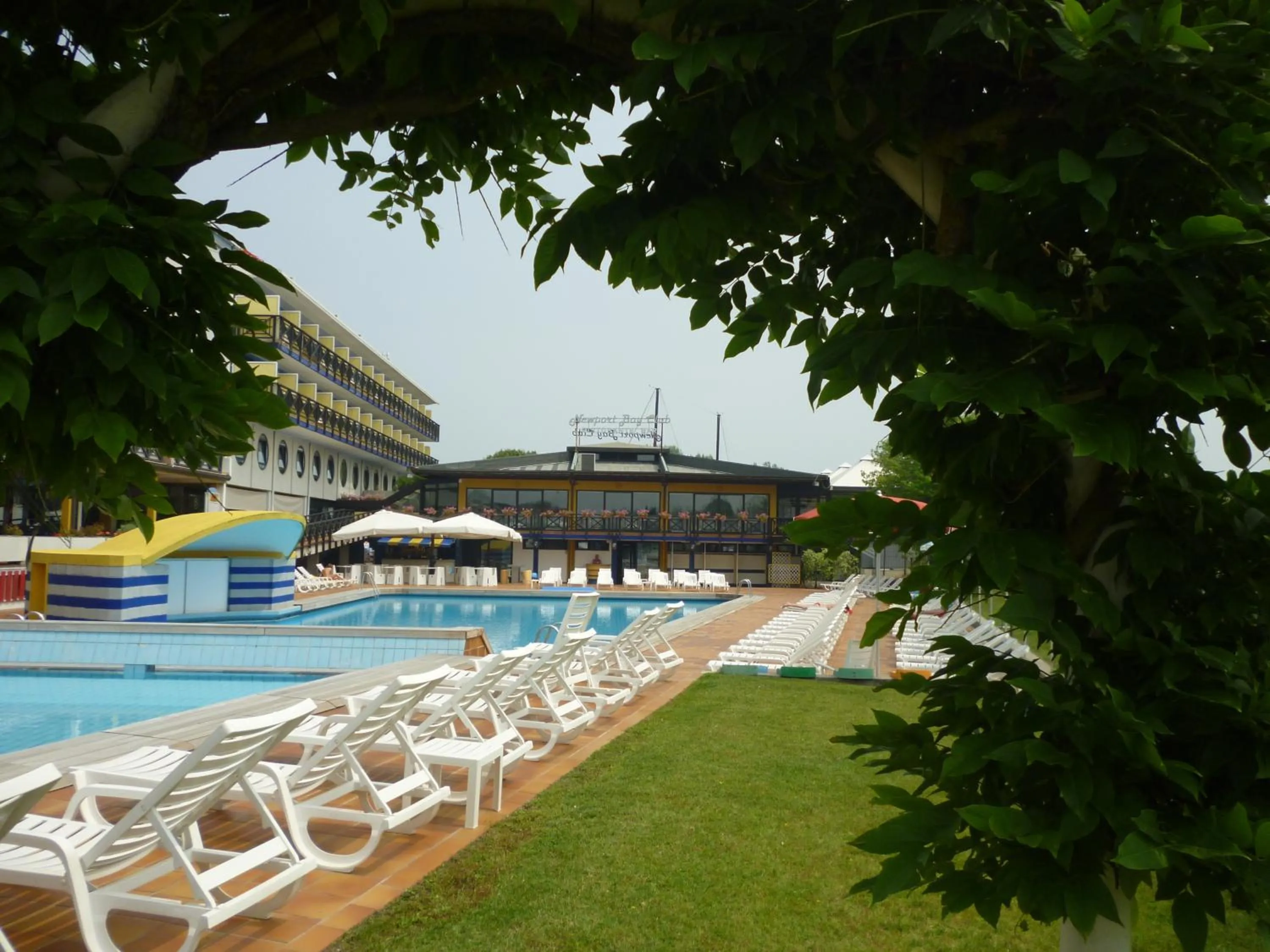 Swimming pool in Hotel Marina Uno