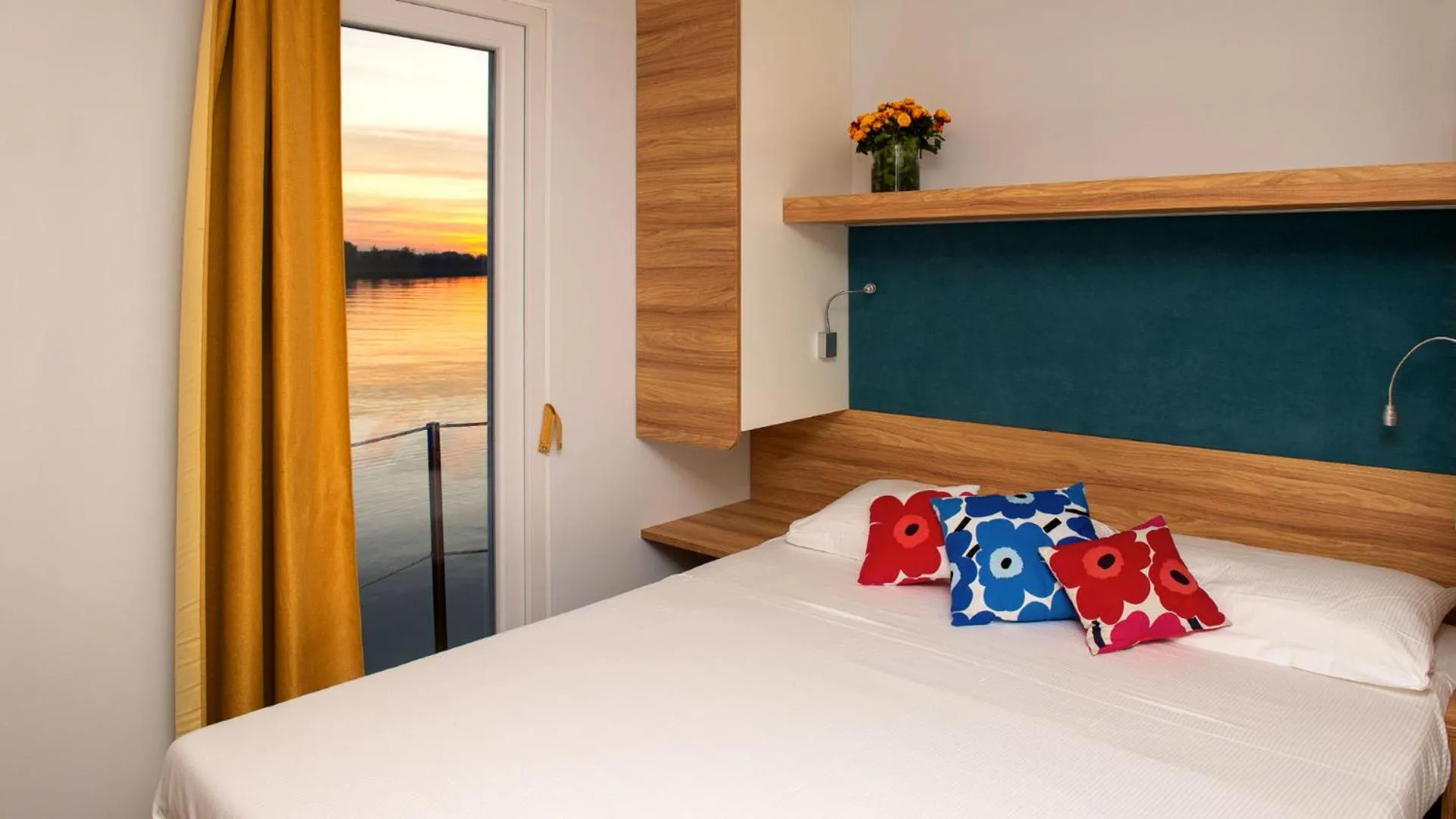 Bedroom, Bed in Hotel Marina Uno