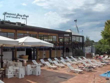 Swimming pool in Hotel Marina Uno