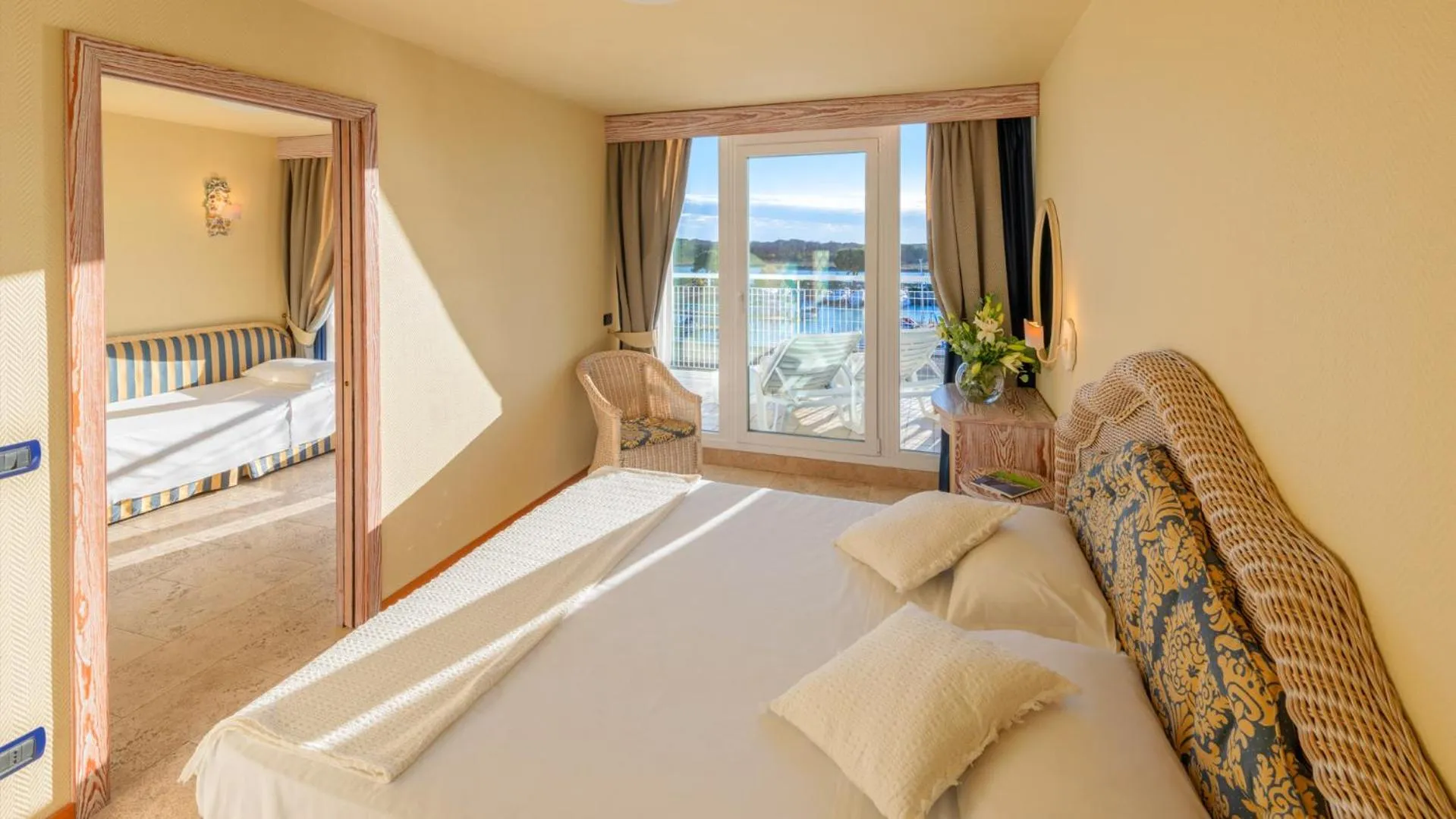 Bedroom, Bed in Hotel Marina Uno