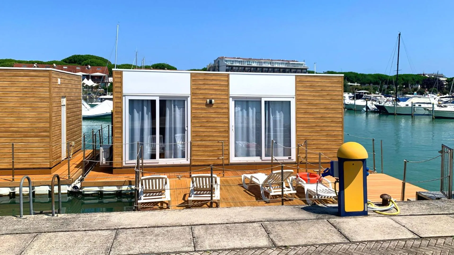 Property building in Hotel Marina Uno