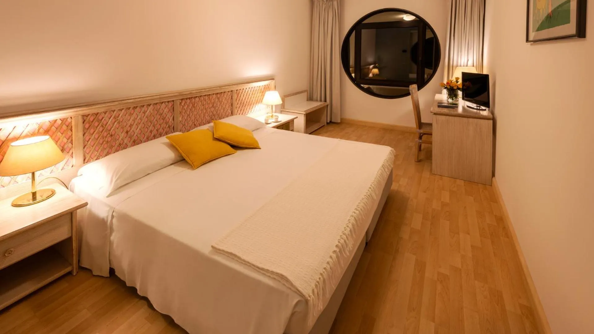 Bedroom, Bed in Hotel Marina Uno