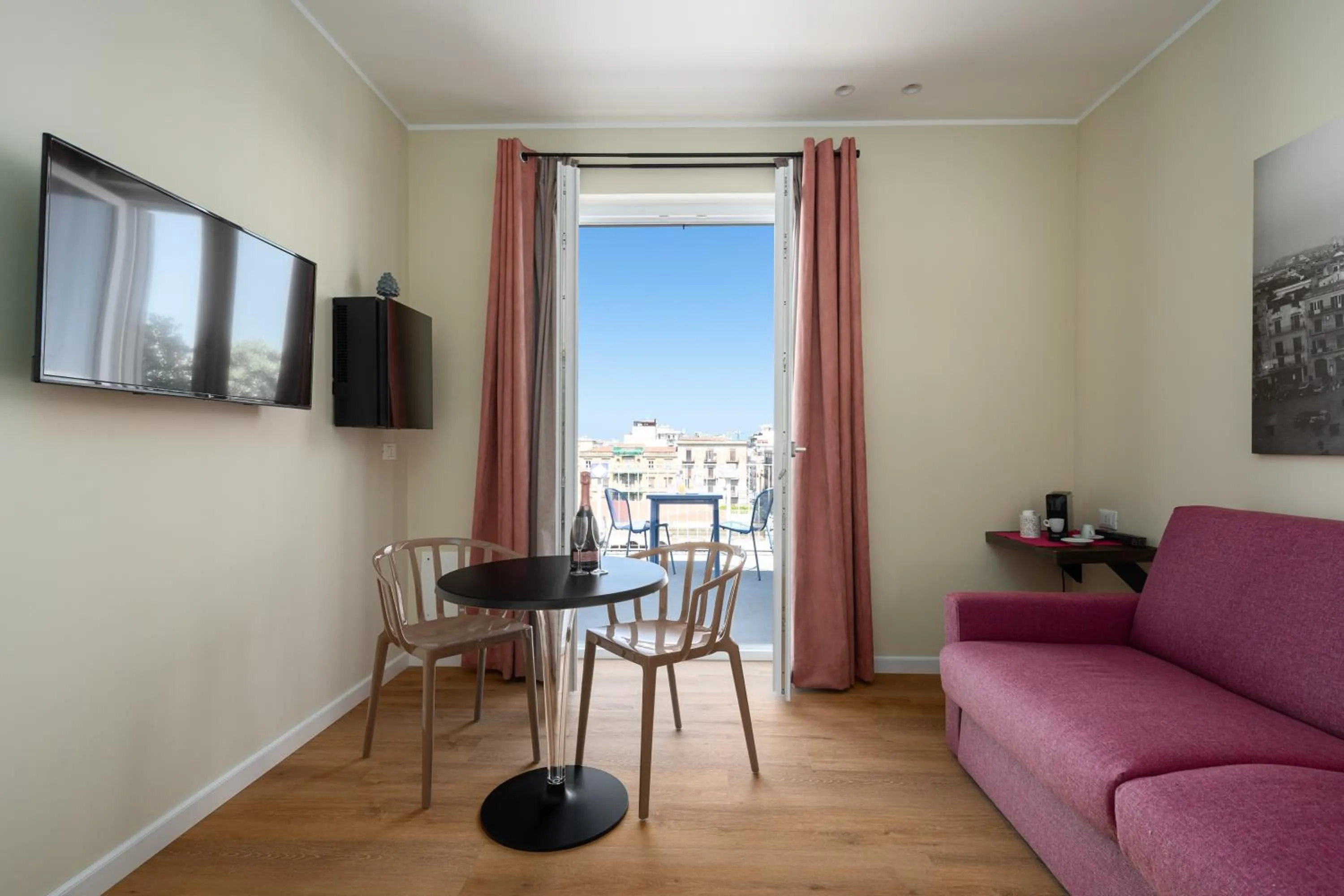 Attico 37 - Queen room con terrazza privata