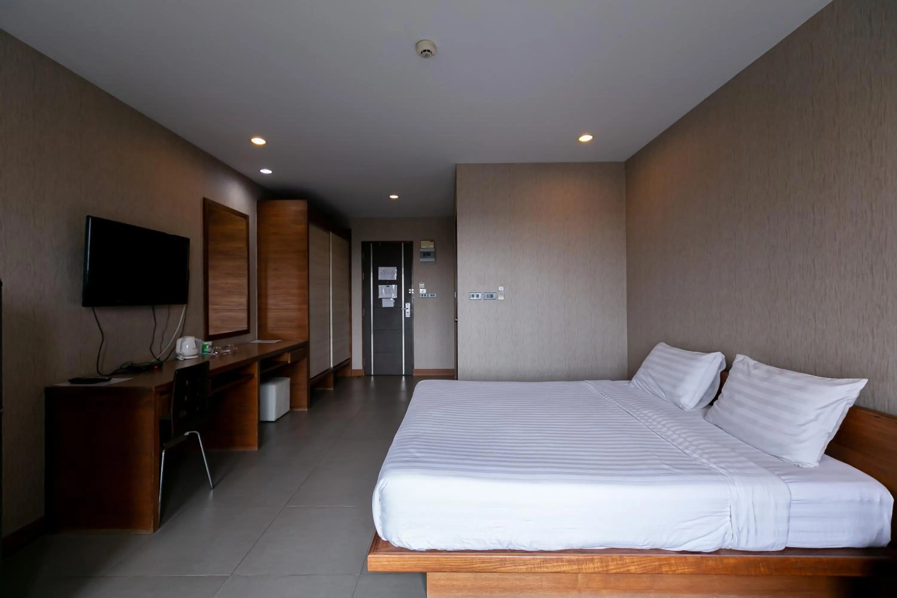 Bed in Farthai Residence