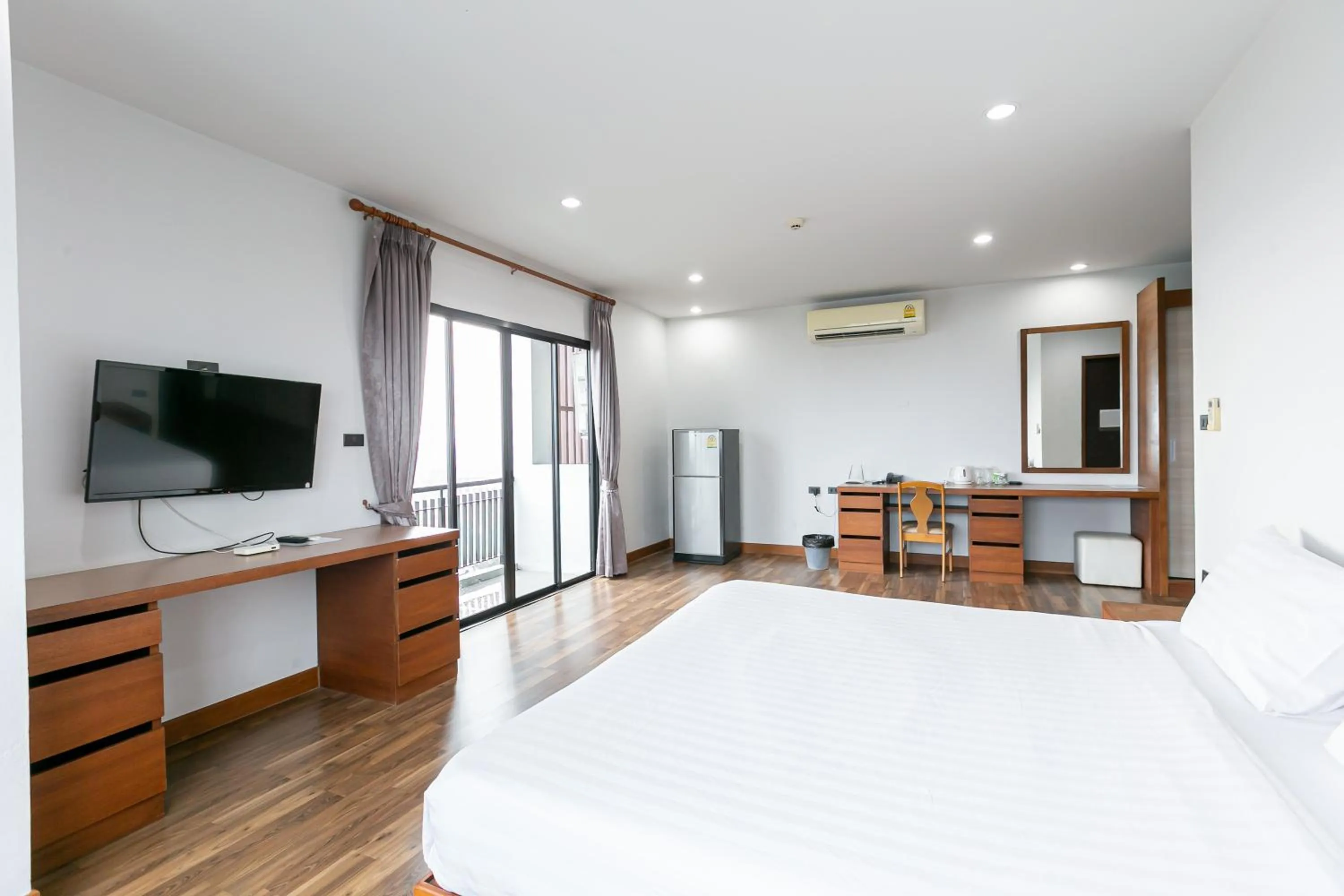 Bed in Farthai Residence