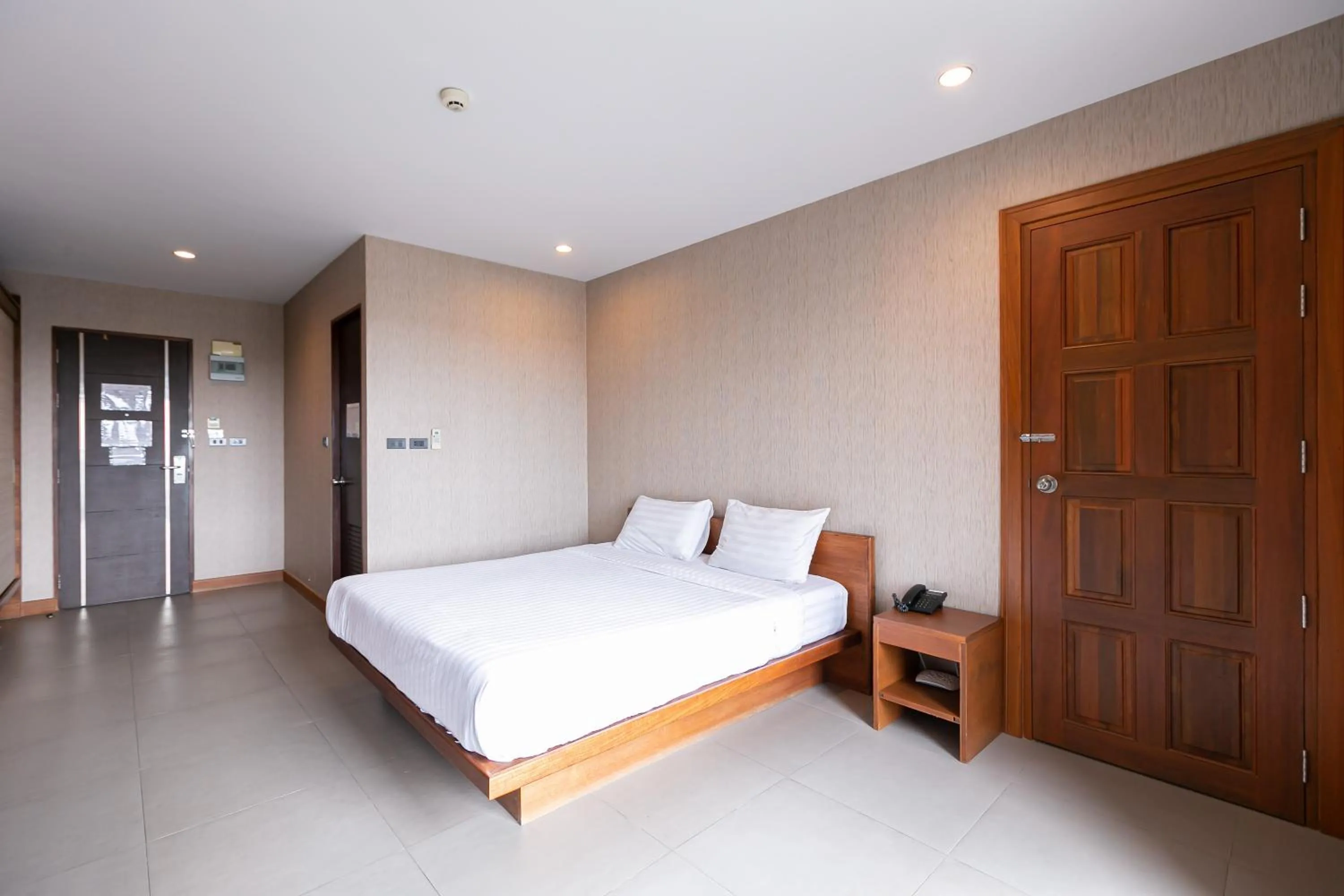 Bed in Farthai Residence