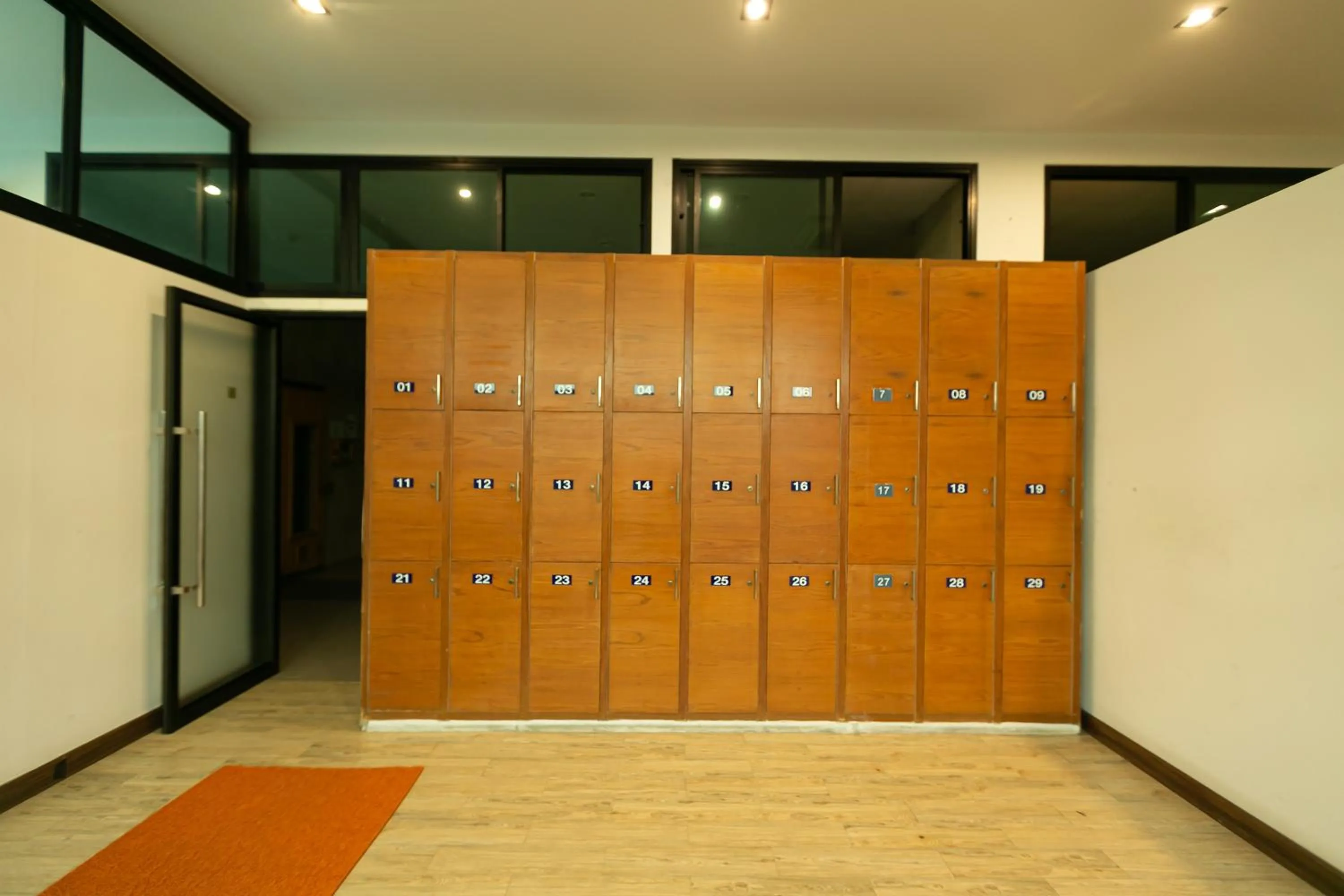 microwave in Farthai Residence