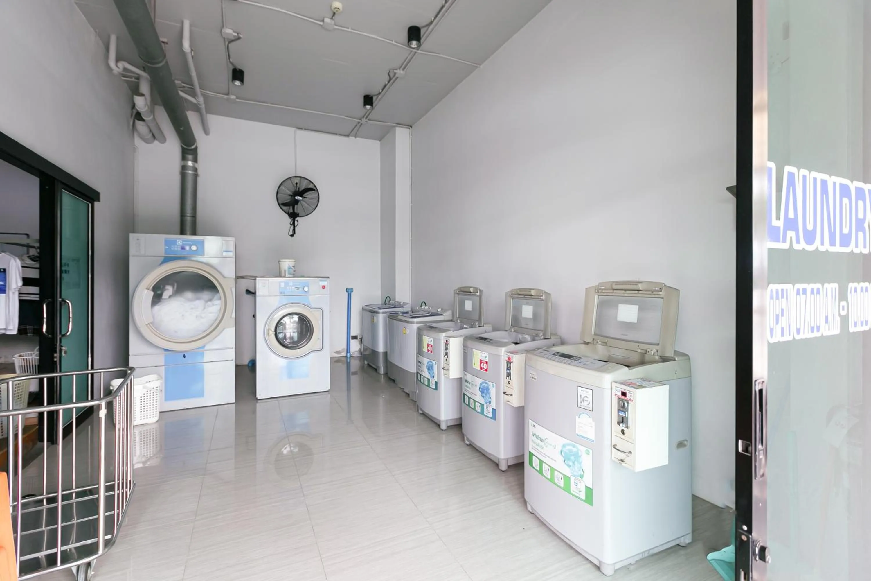 washing machine in Farthai Residence