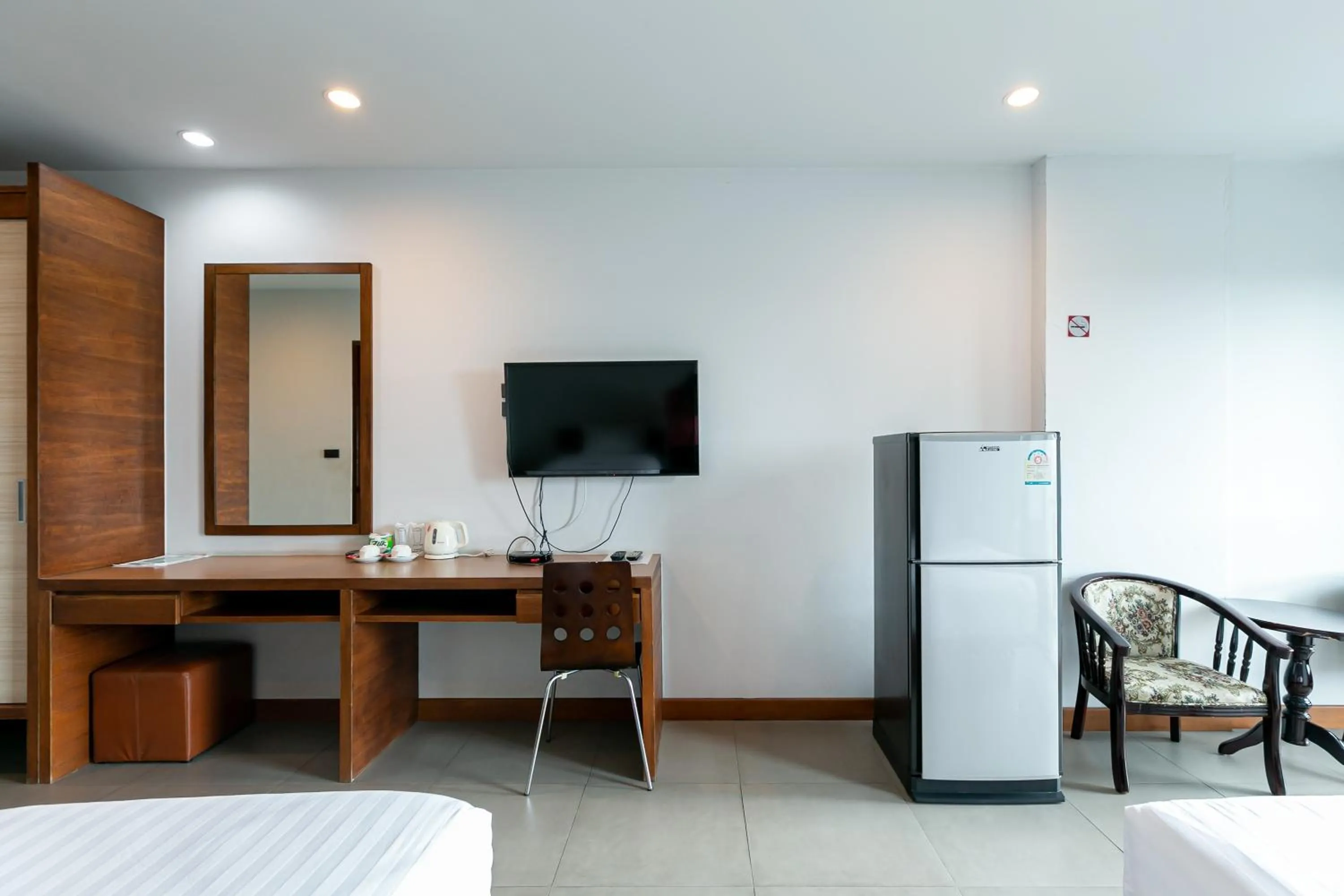 Dining area in Farthai Residence