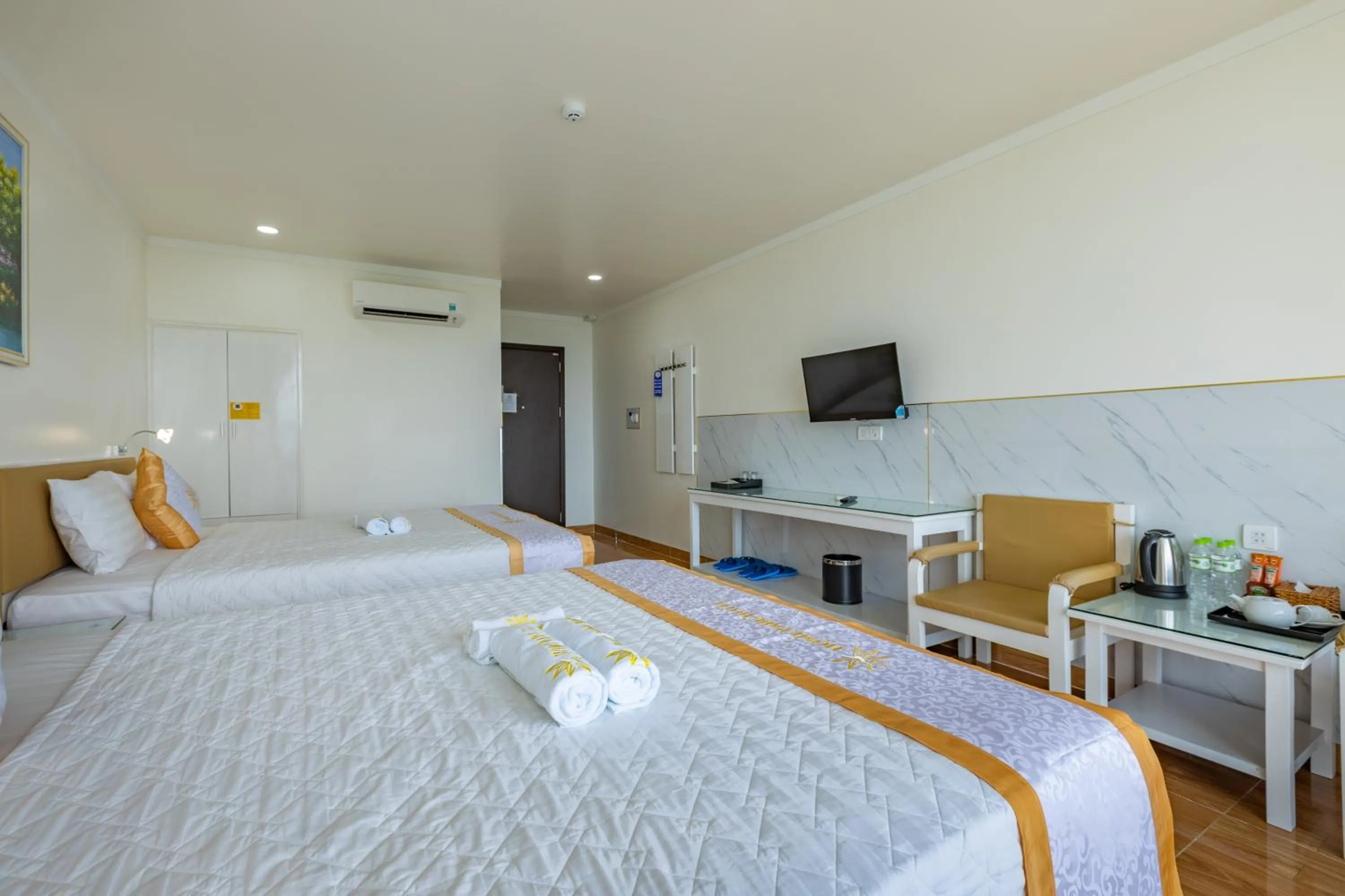 Bed in Home Park Hotel