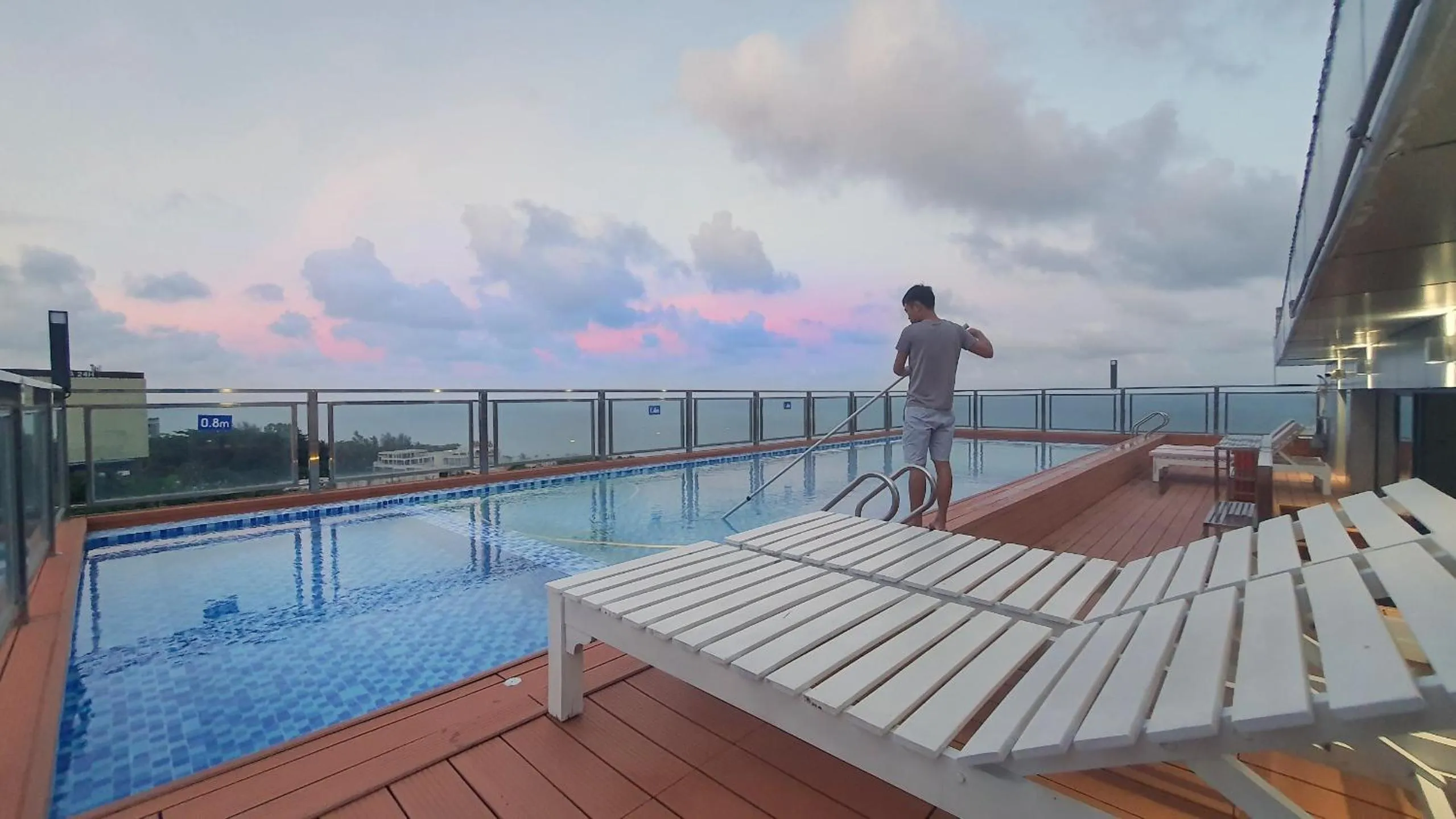Swimming pool in Home Park Hotel