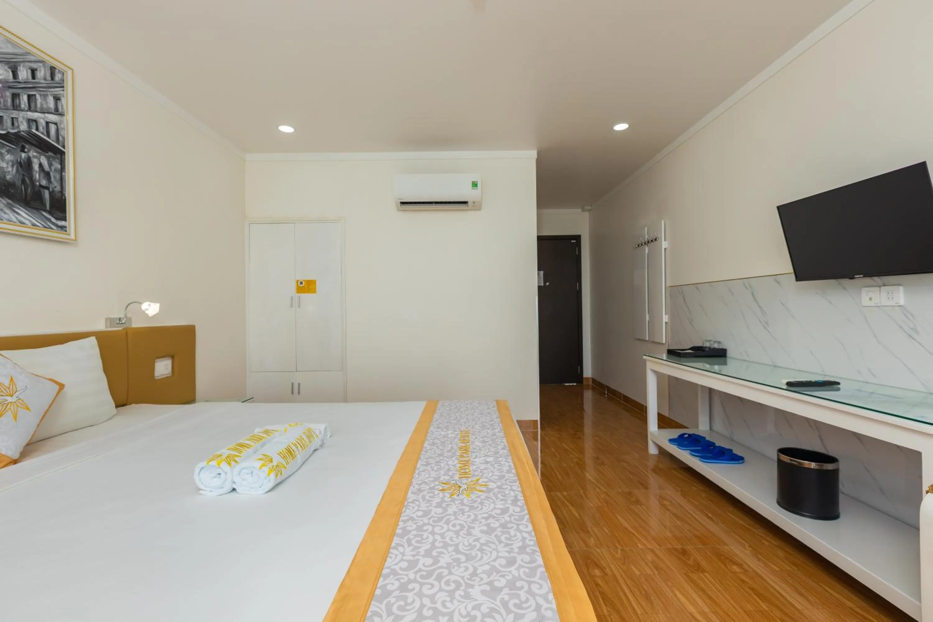 TV and multimedia, Bed in Home Park Hotel