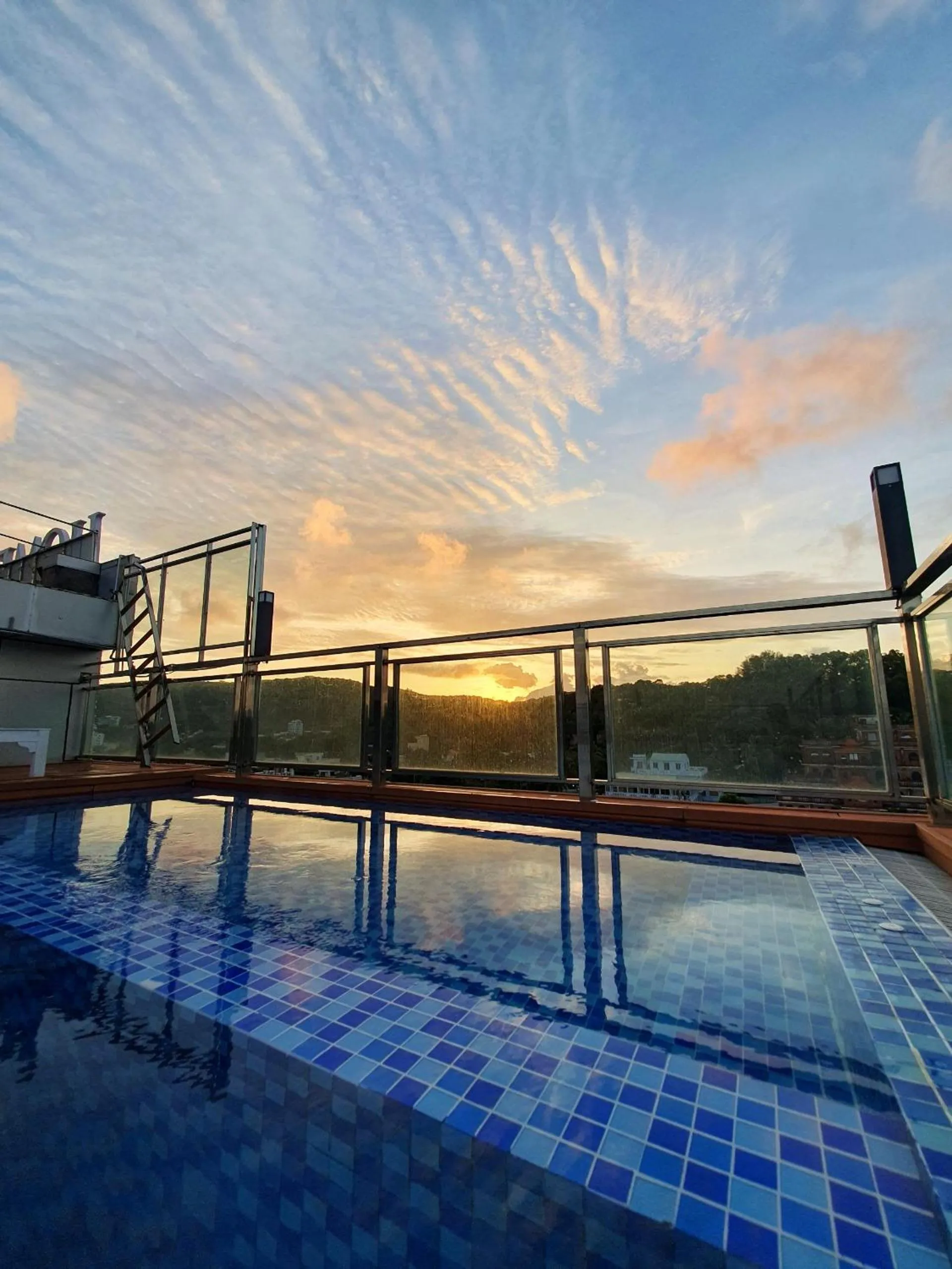 Swimming pool in Home Park Hotel