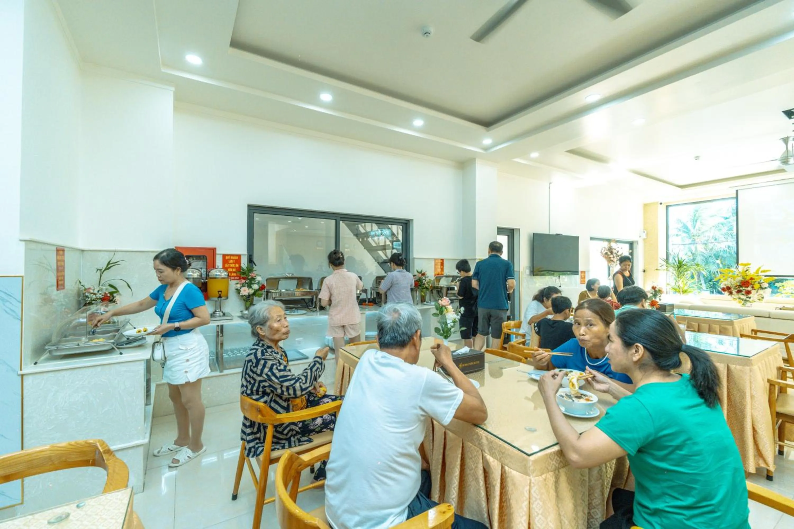 Guests in Home Park Hotel