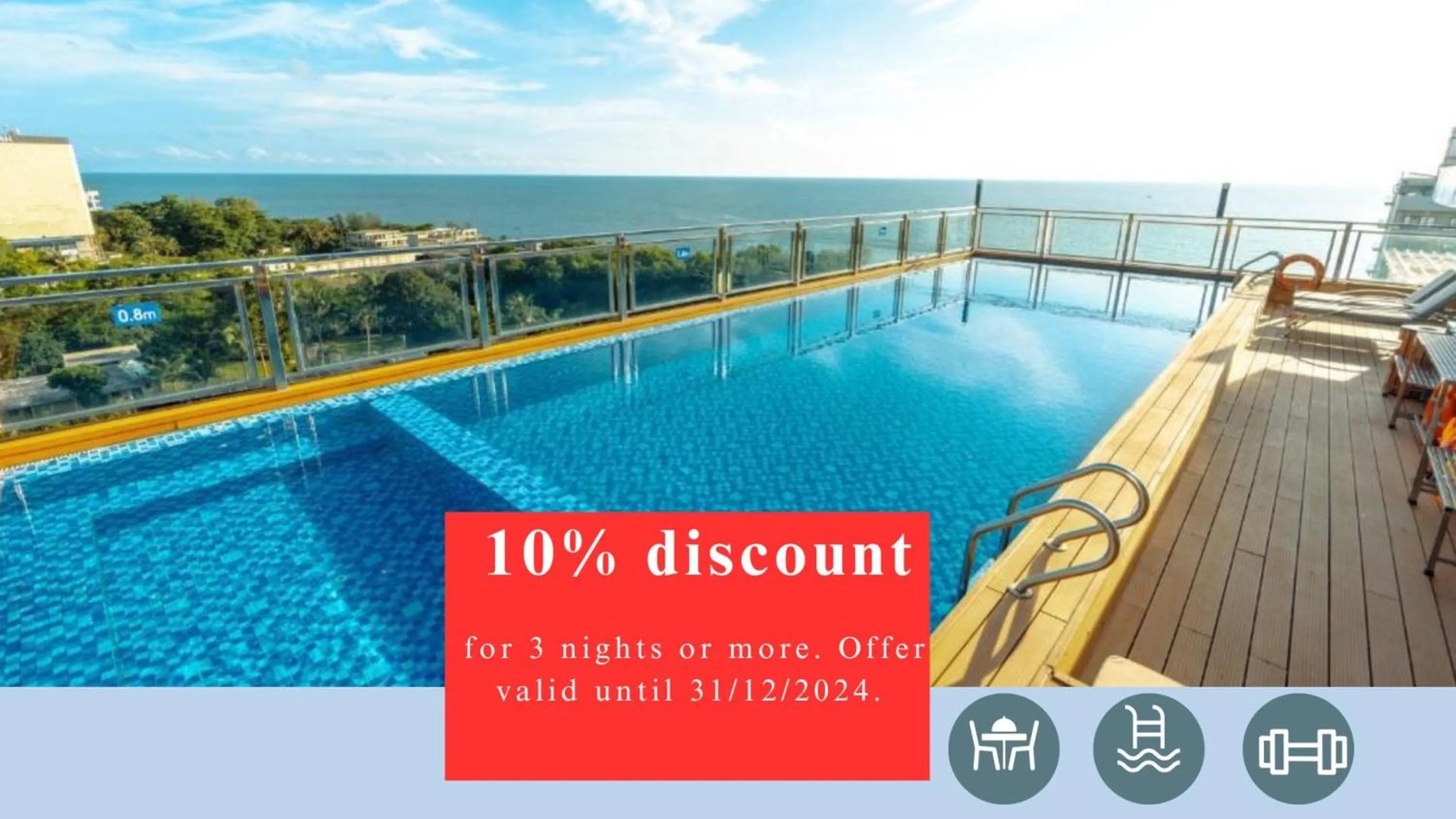 Swimming pool in Home Park Hotel