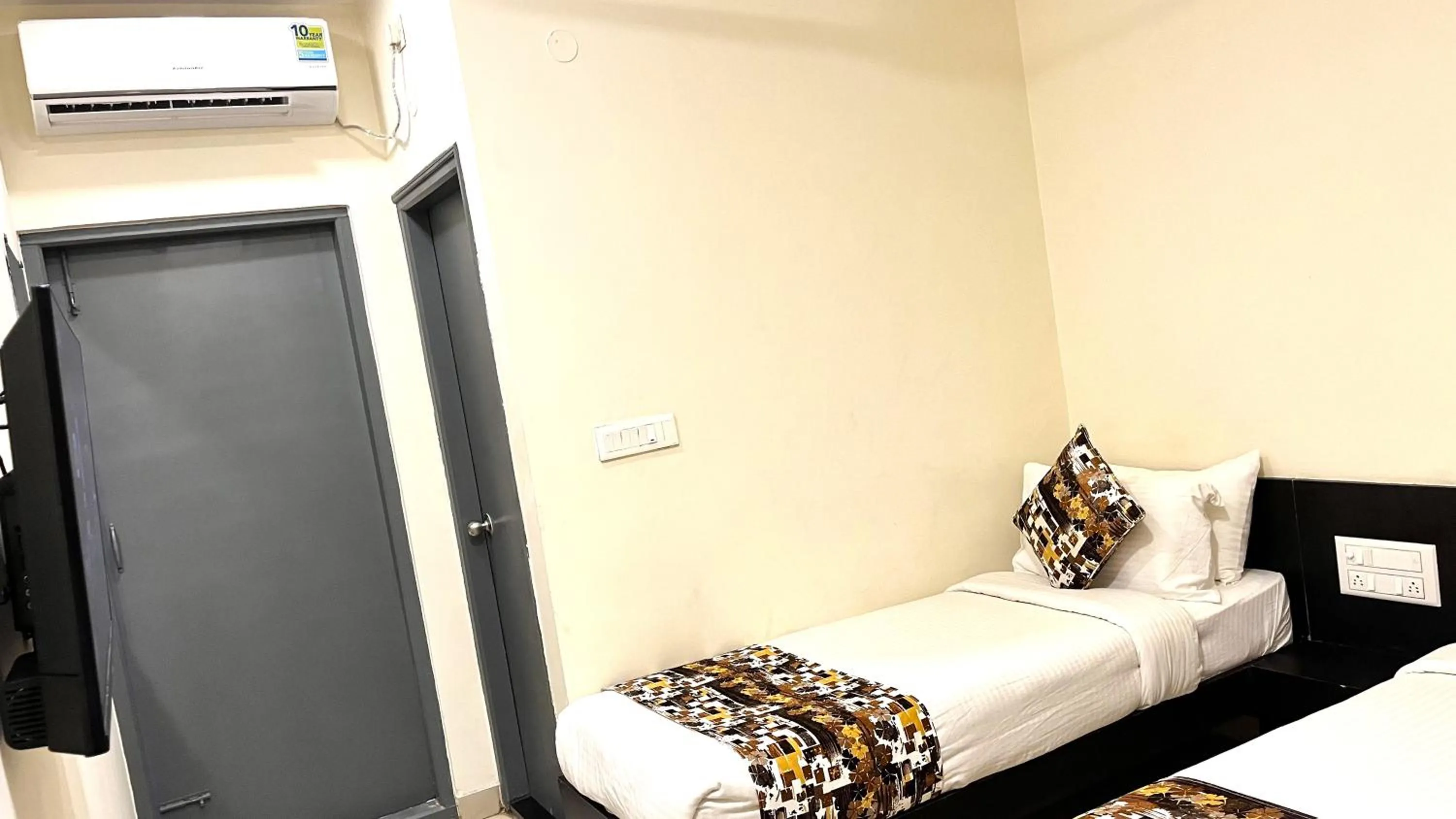 Athasri Hotel HSR Layout