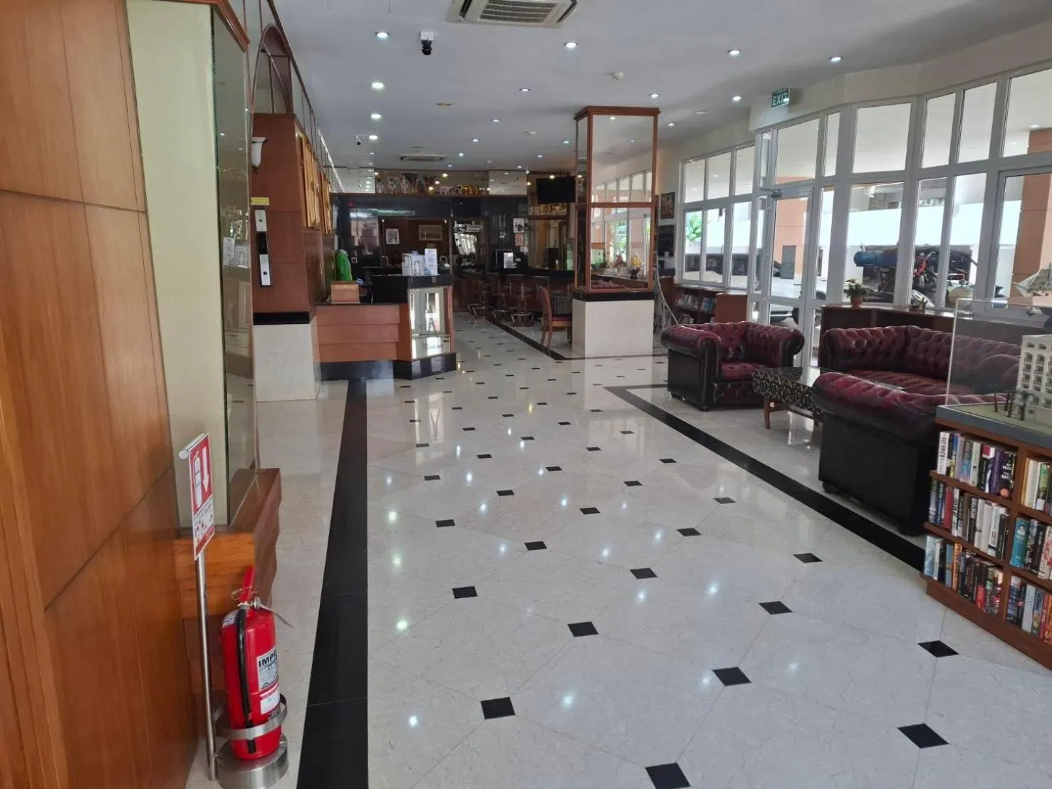 Lobby or reception in Whitehouse Condotel