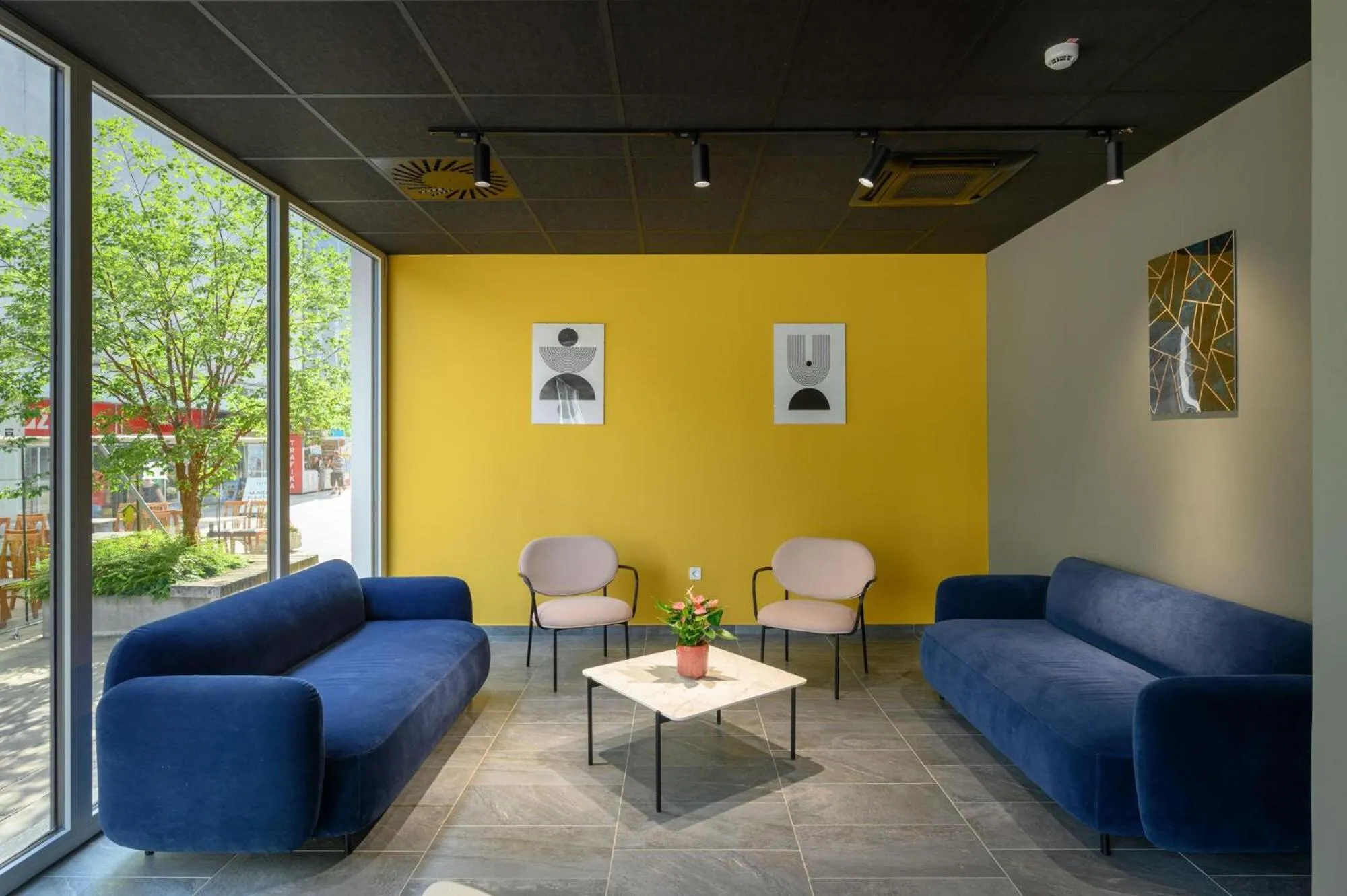 Lobby or reception in B&B Hotel Maribor