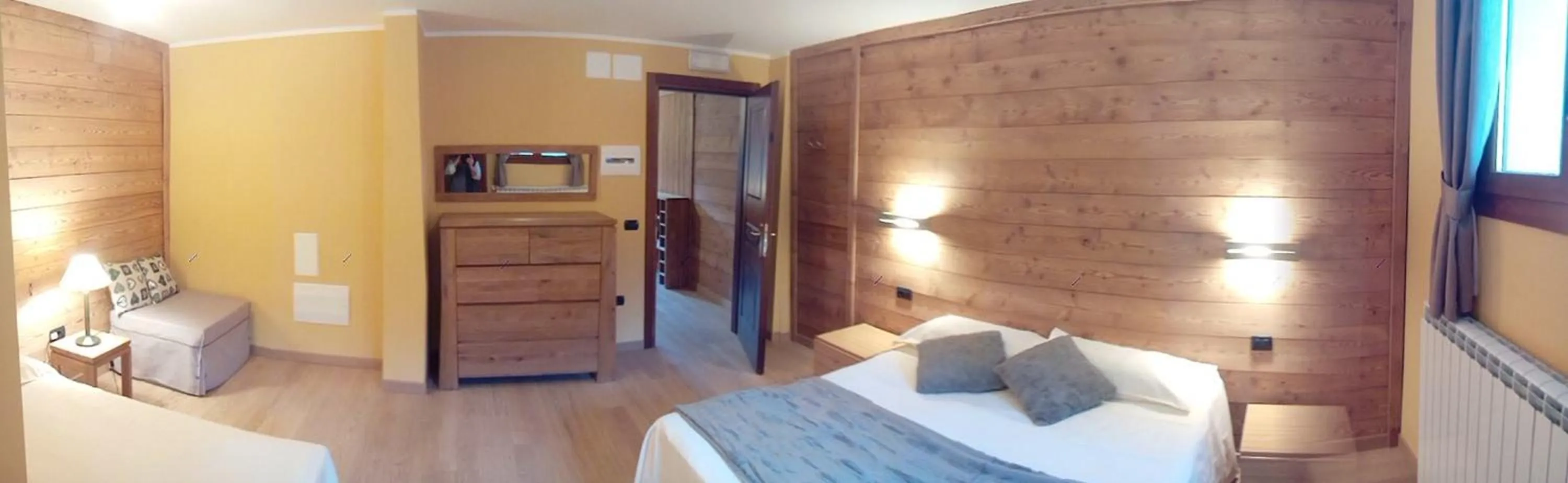 Photo of the whole room, Bed in Chalet Alpina Hotel & Apartments
