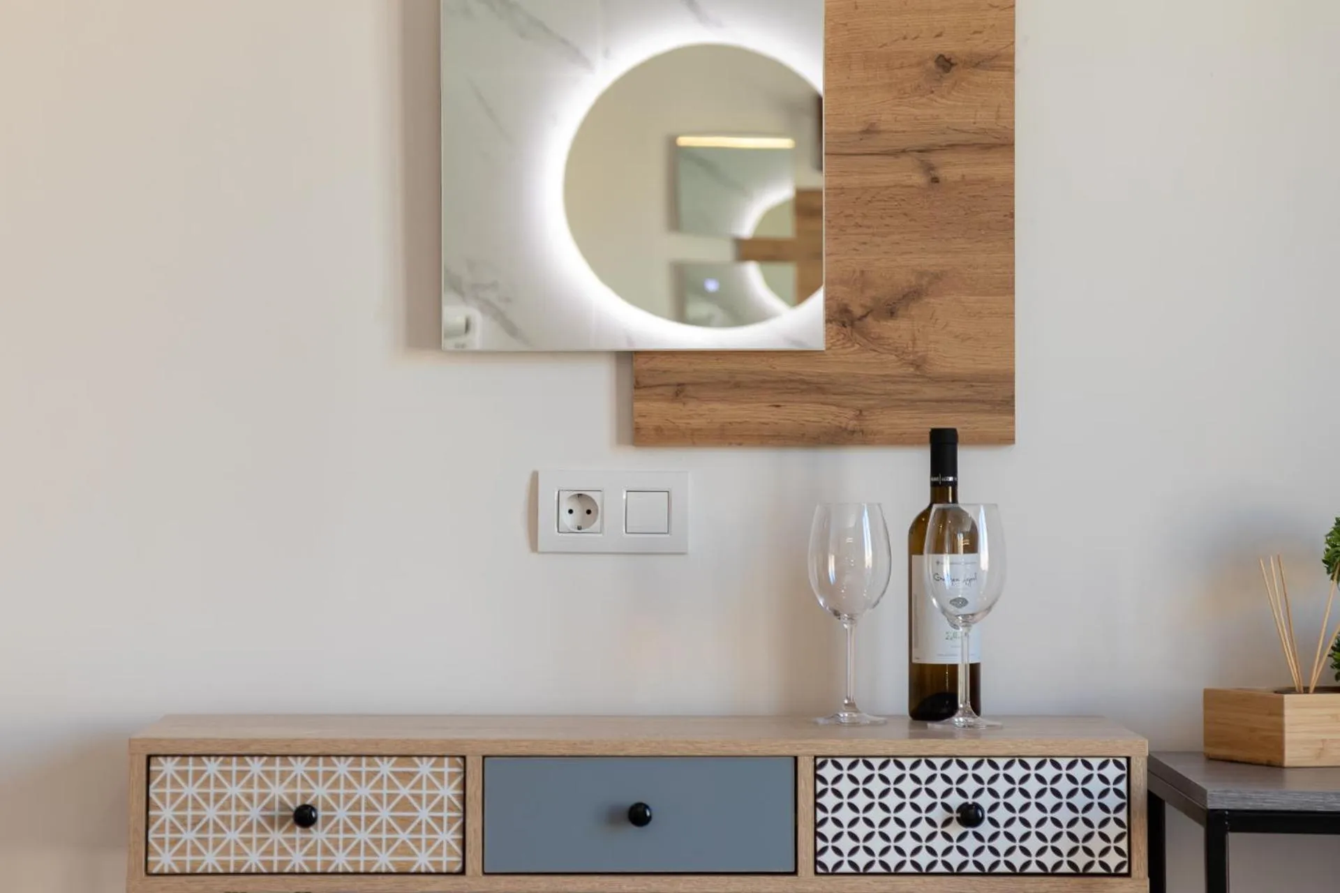 Decorative detail in Dunlin Hotel