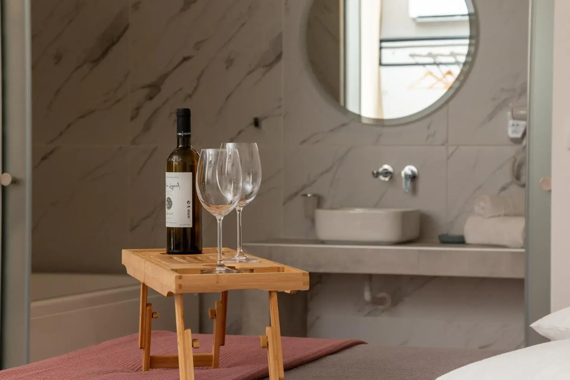 King Suite with Spa Bath in Dunlin Hotel King Suite with Spa Bath in Dunlin Hotel