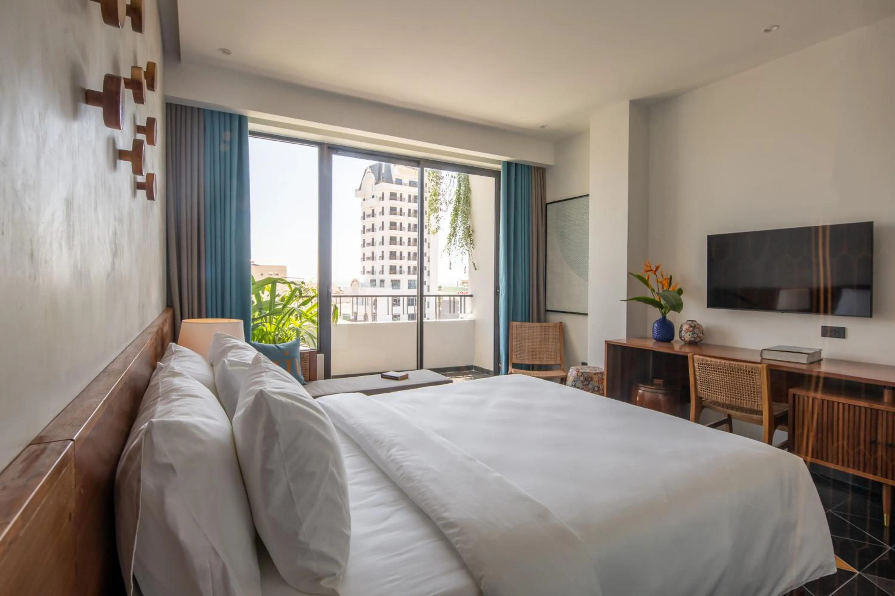 View (from property/room), Bed in Le Mint Hotel Quy Nhơn