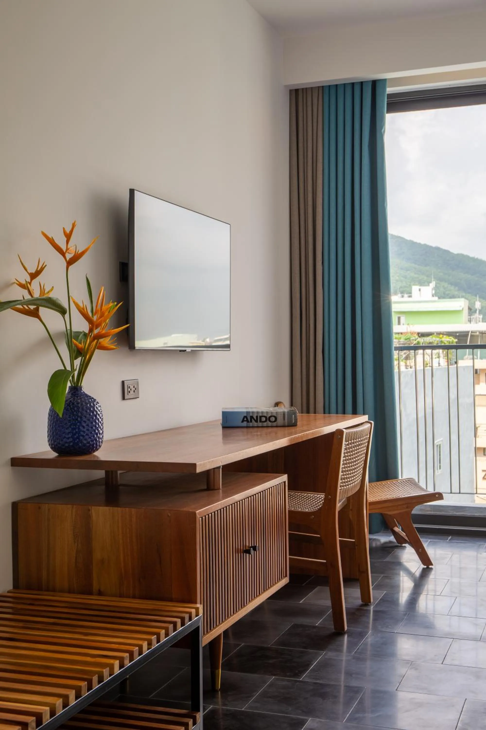 Communal lounge/ TV room in Le Mint Hotel Quy Nhơn