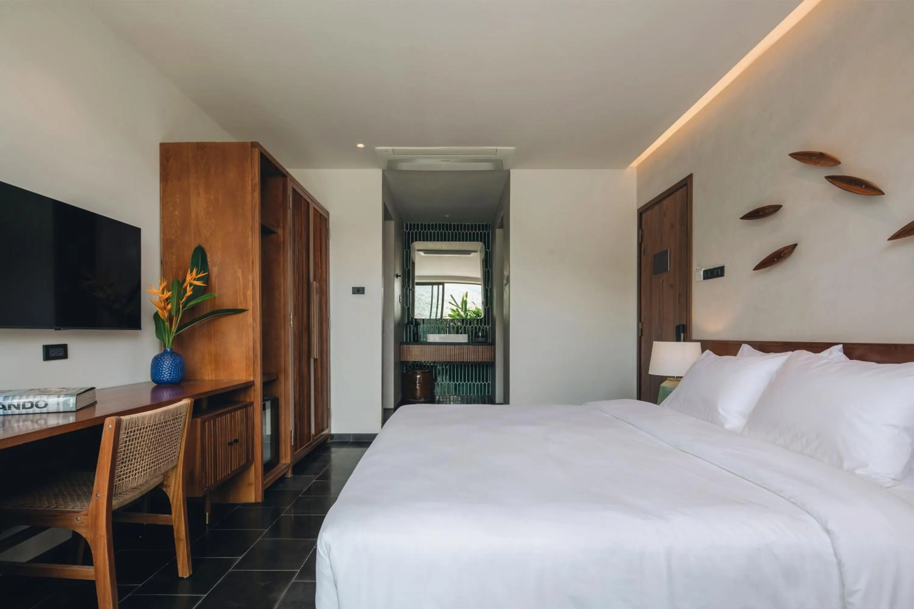 wardrobe, Bed in Le Mint Hotel Quy Nhơn