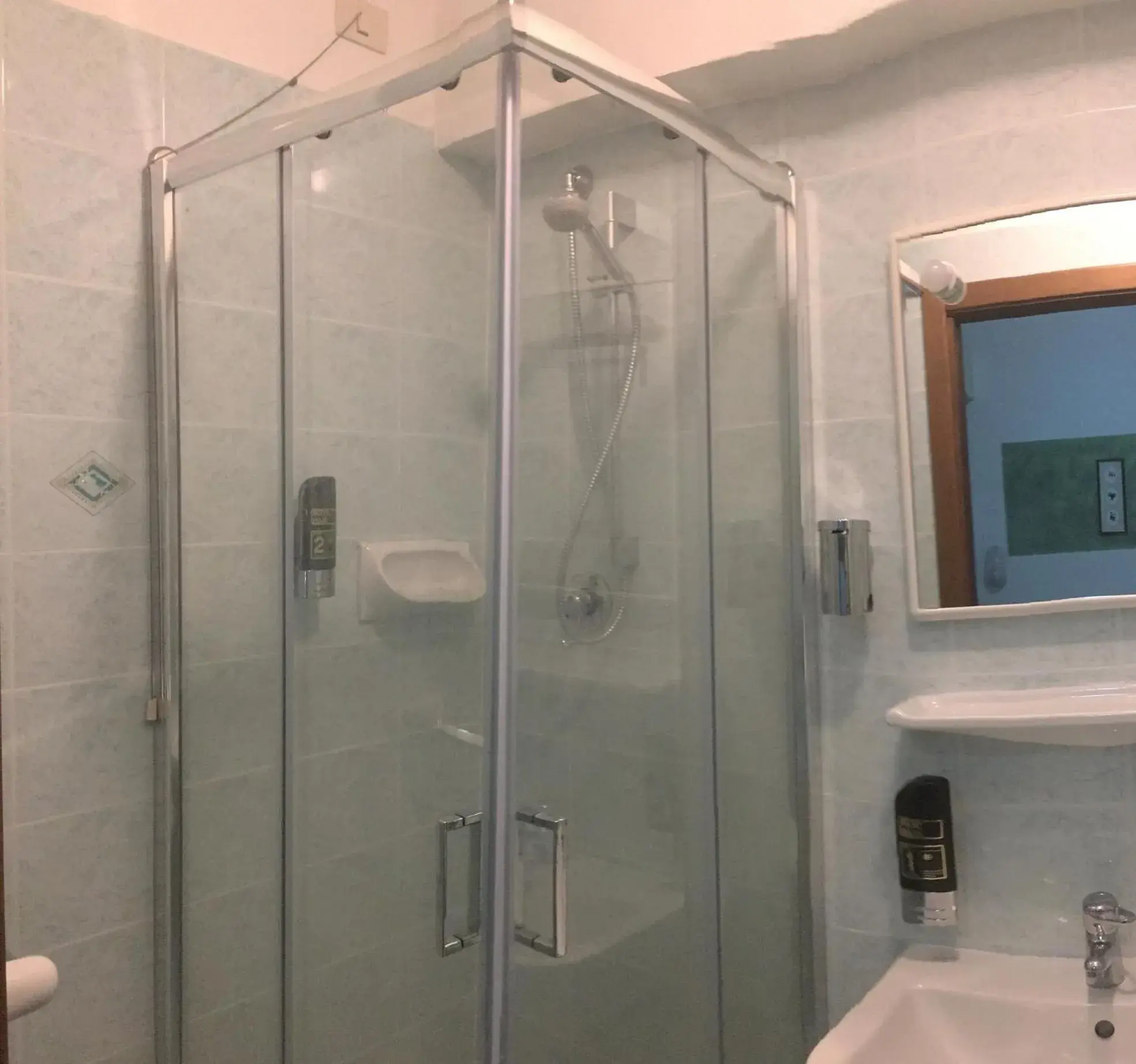 Superior Quadruple Room in Hotel Astoria Superior Quadruple Room in Hotel Astoria