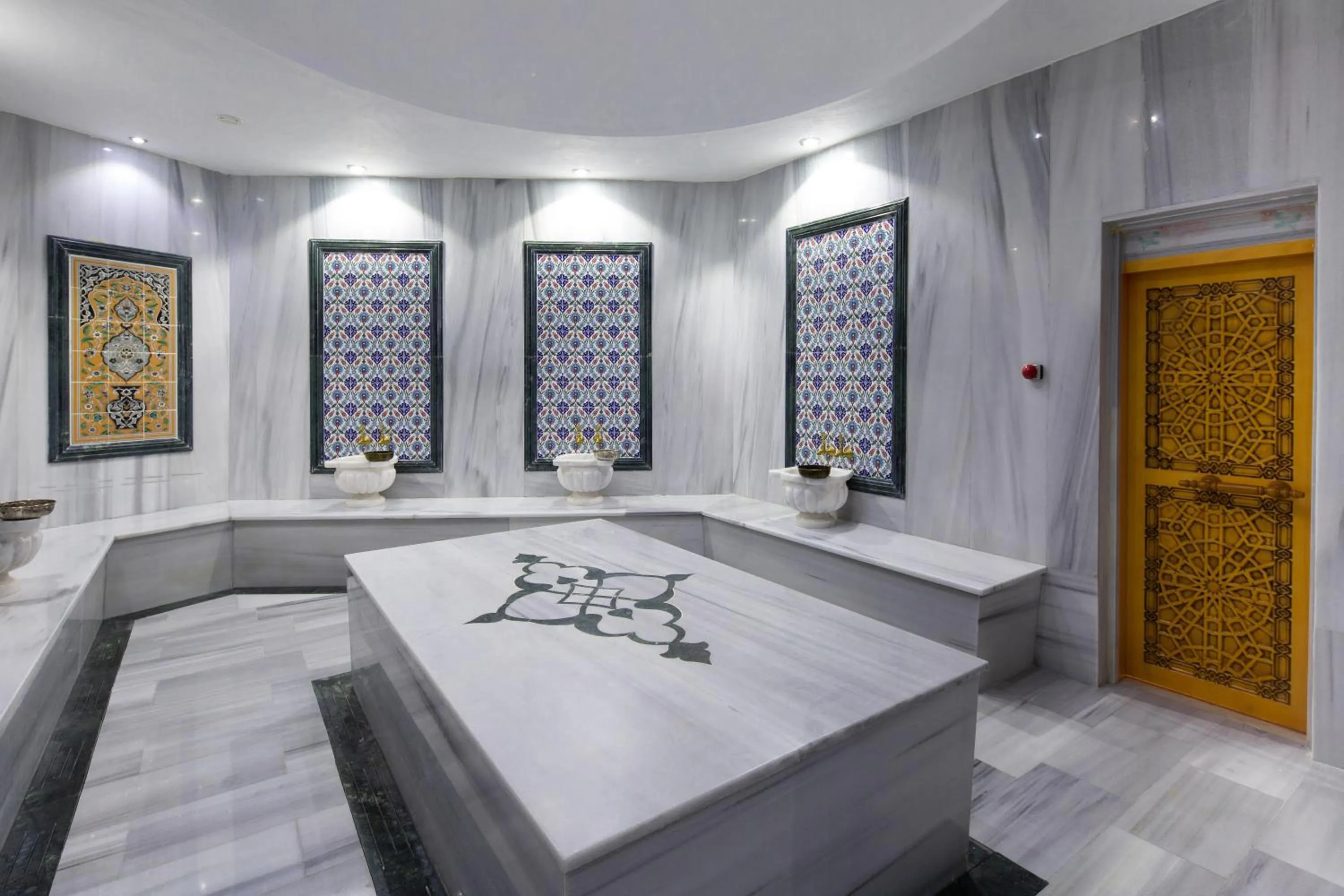 Spa and wellness centre/facilities, Bed in Dedeman Kartepe Kocaeli