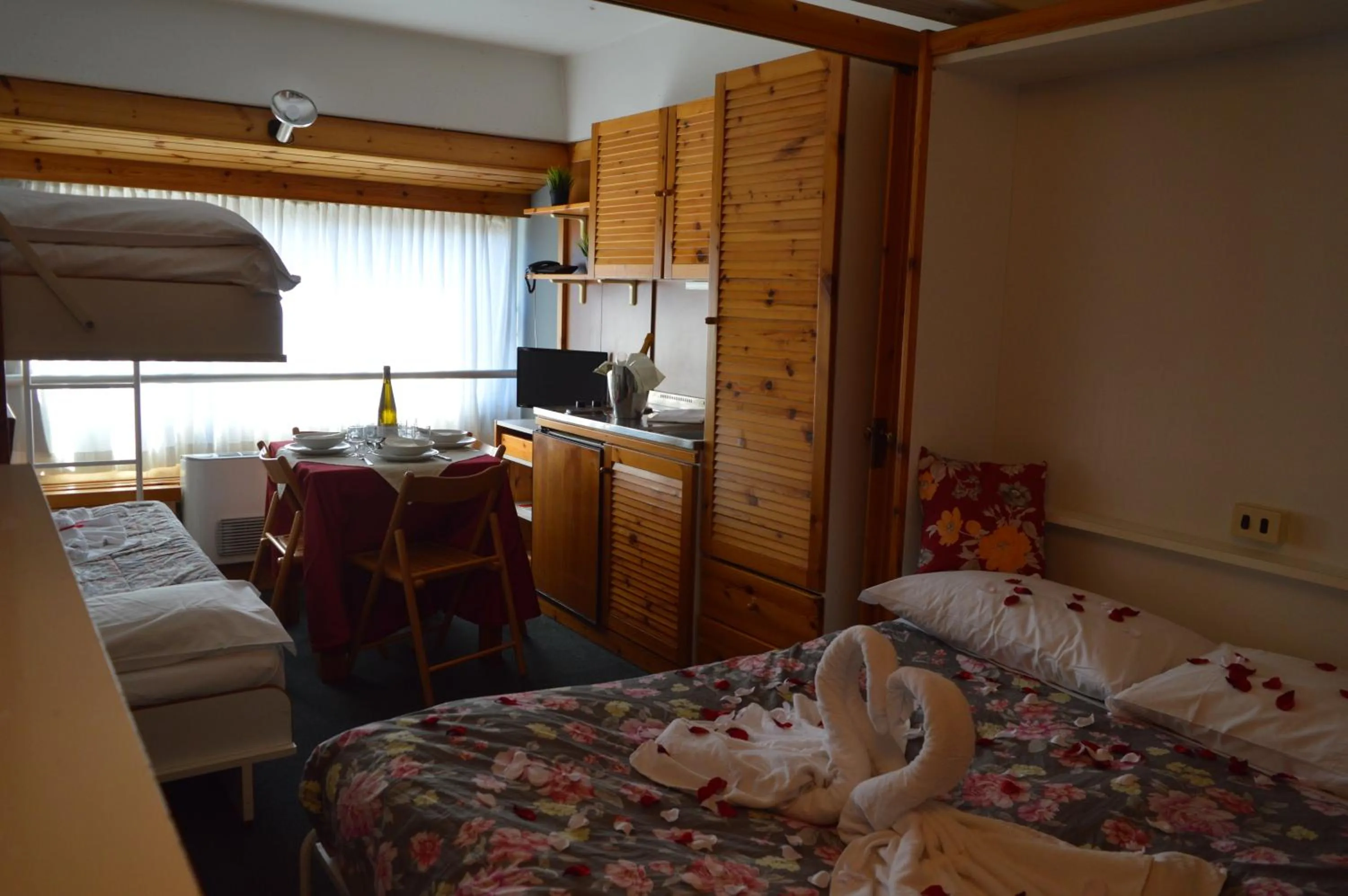 Photo of the whole room, Bed in Residence Il Vigo di Marilleva