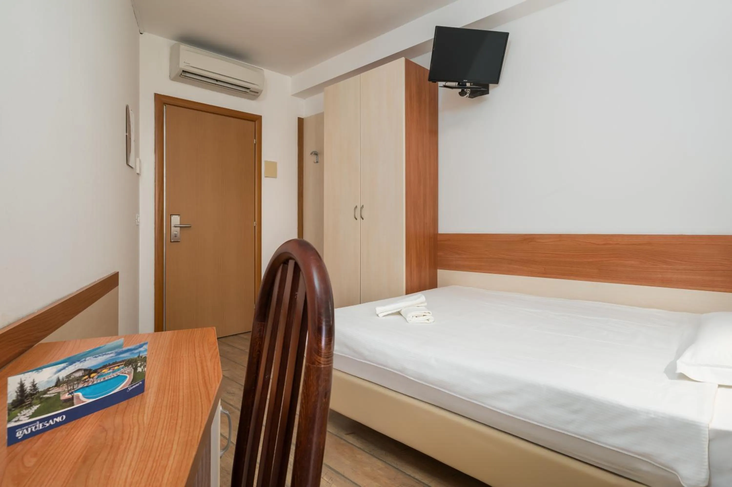 Bed in Hotel Centro Turistico Gardesano