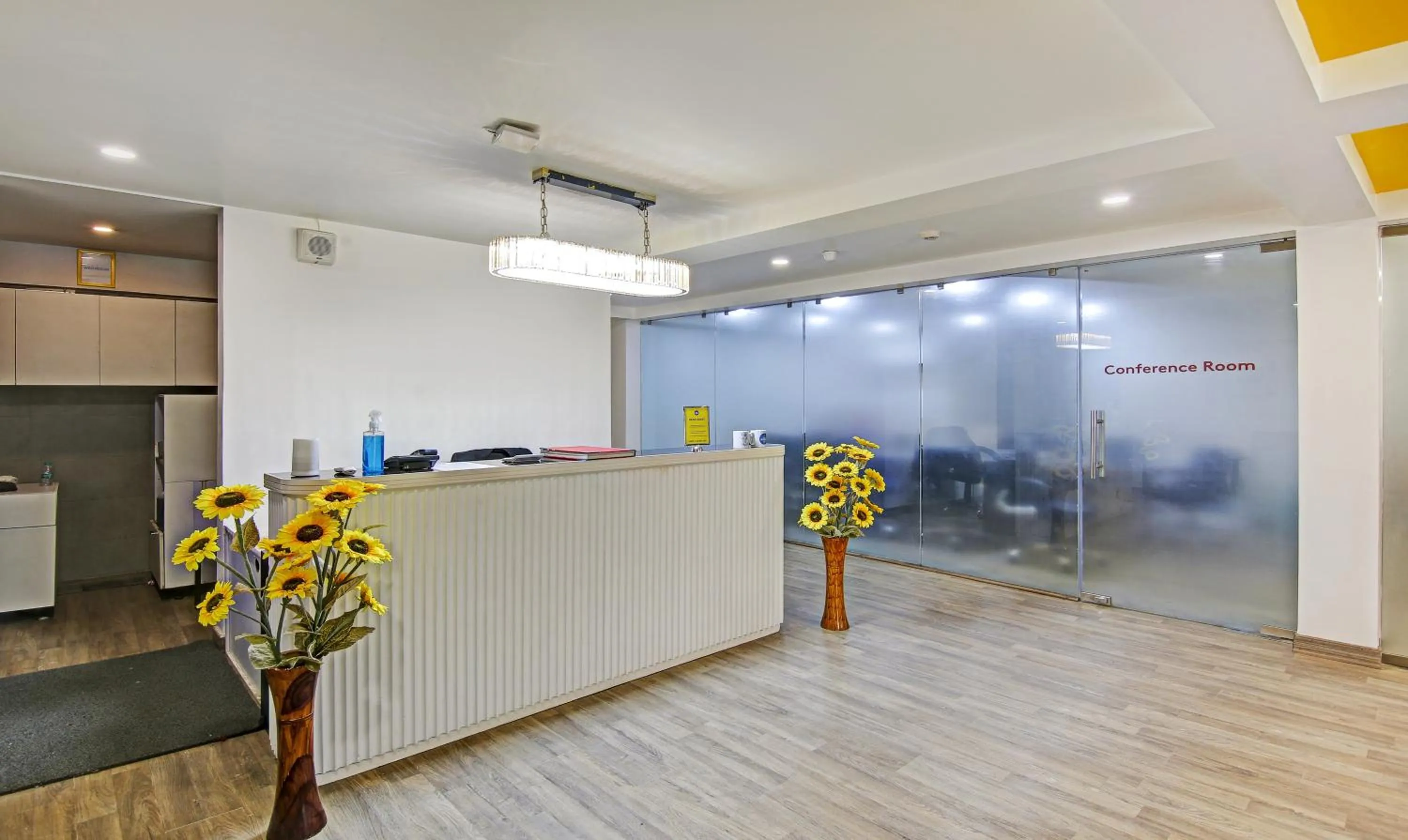 Lobby or reception in Treebo Ahinsa Residency Sohna Road
