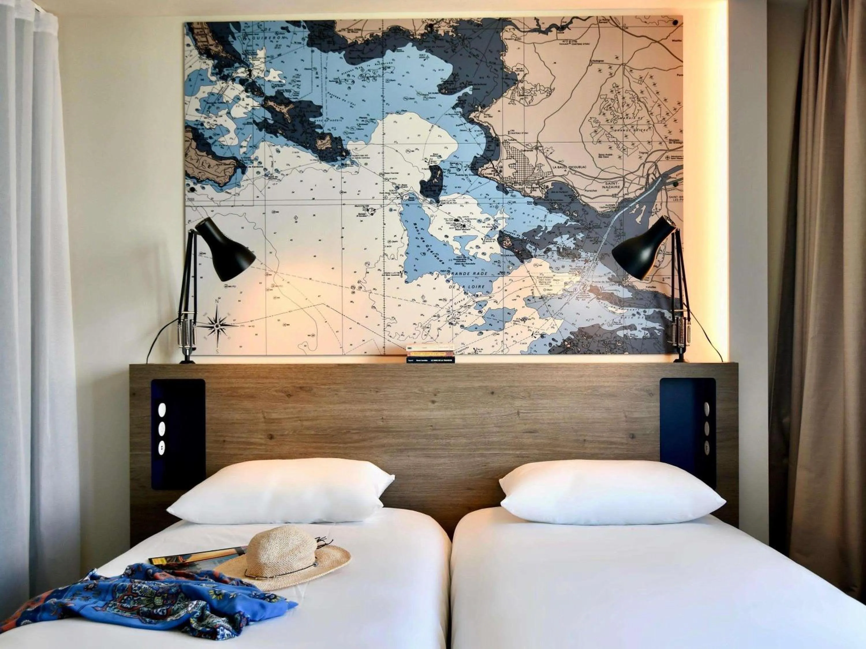 Bedroom, Bed in ibis Styles Saint Nazaire Centre Gare