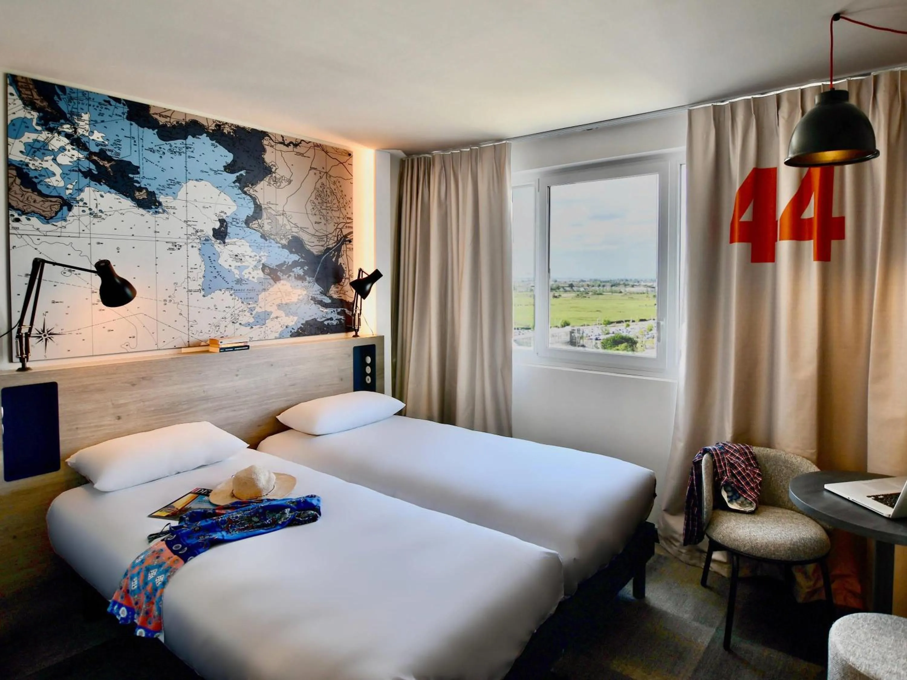 Bedroom, Bed in ibis Styles Saint Nazaire Centre Gare