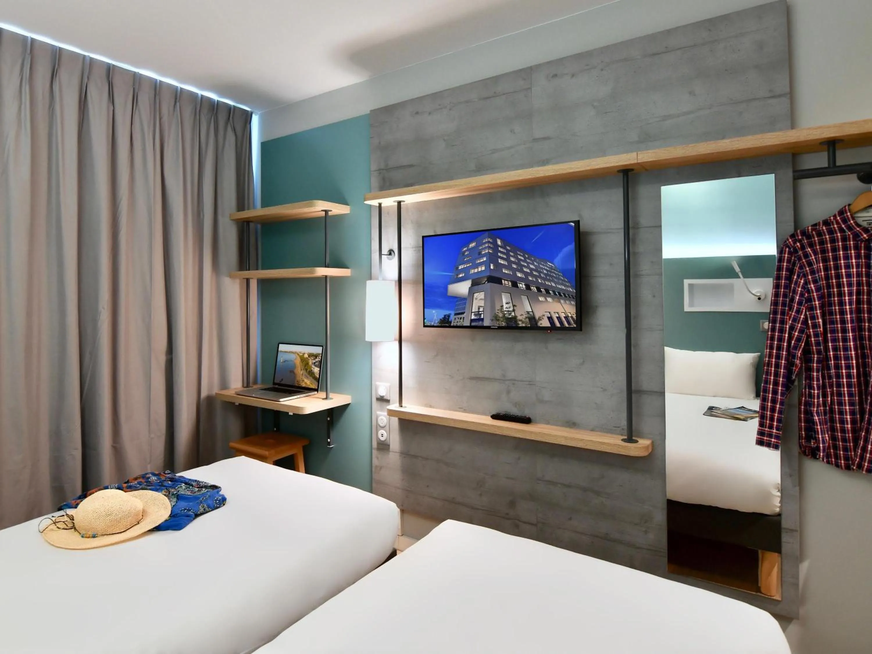 Bedroom, Bed in ibis budget Saint Nazaire Centre Gare