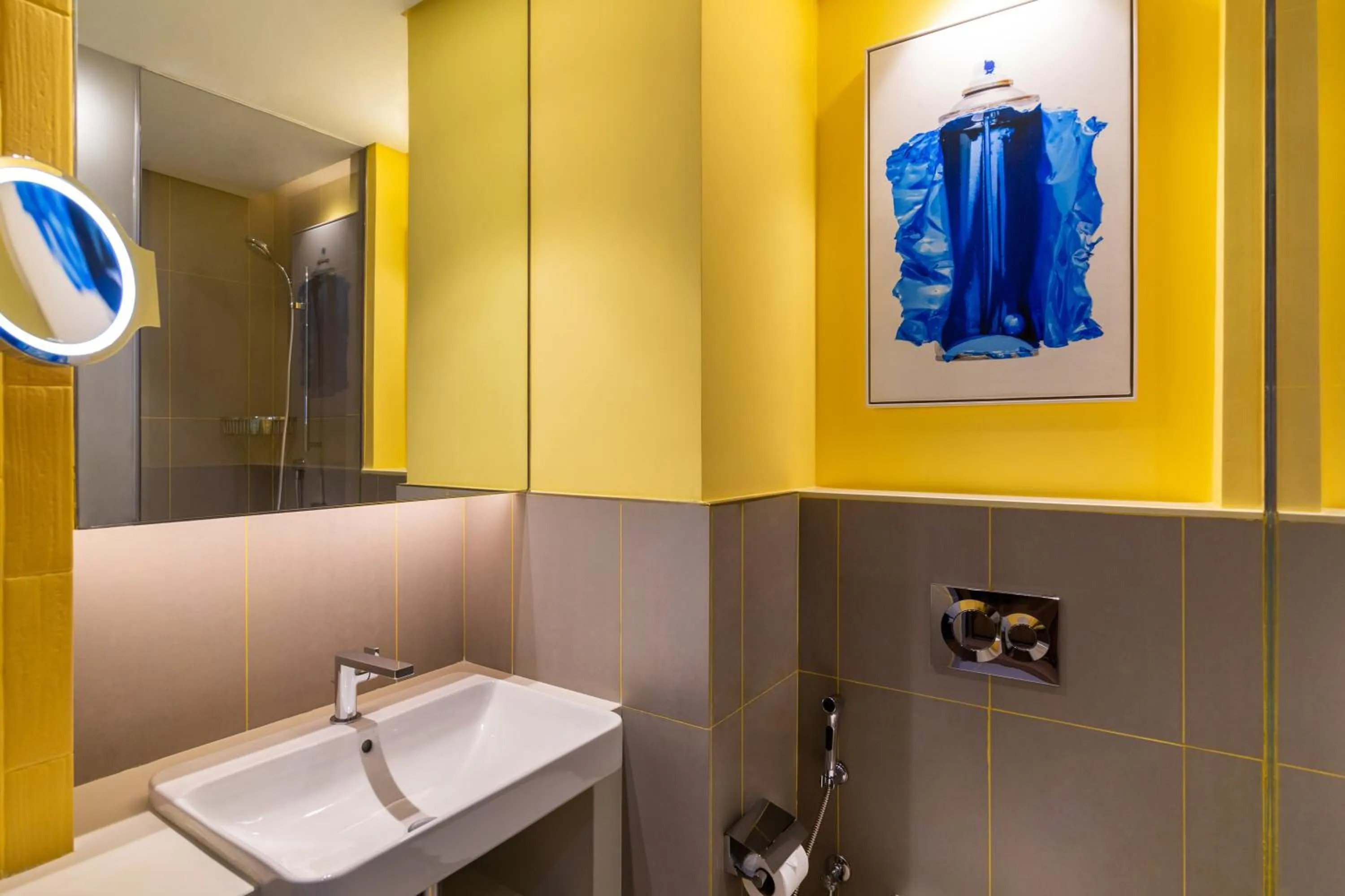 Bathroom in ibis Styles Dubai Deira