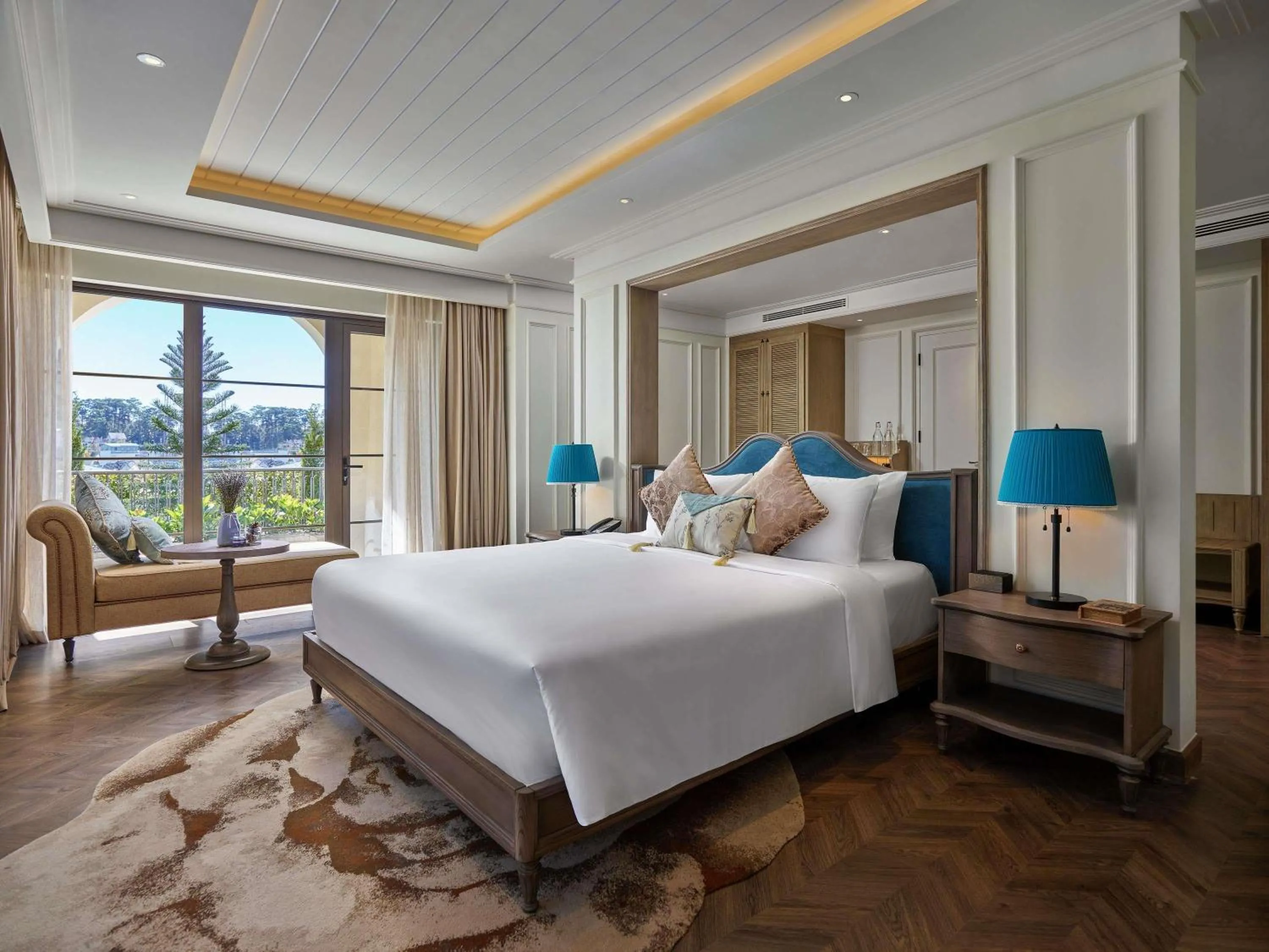 Property building, Bed in Mercure Dalat Resort