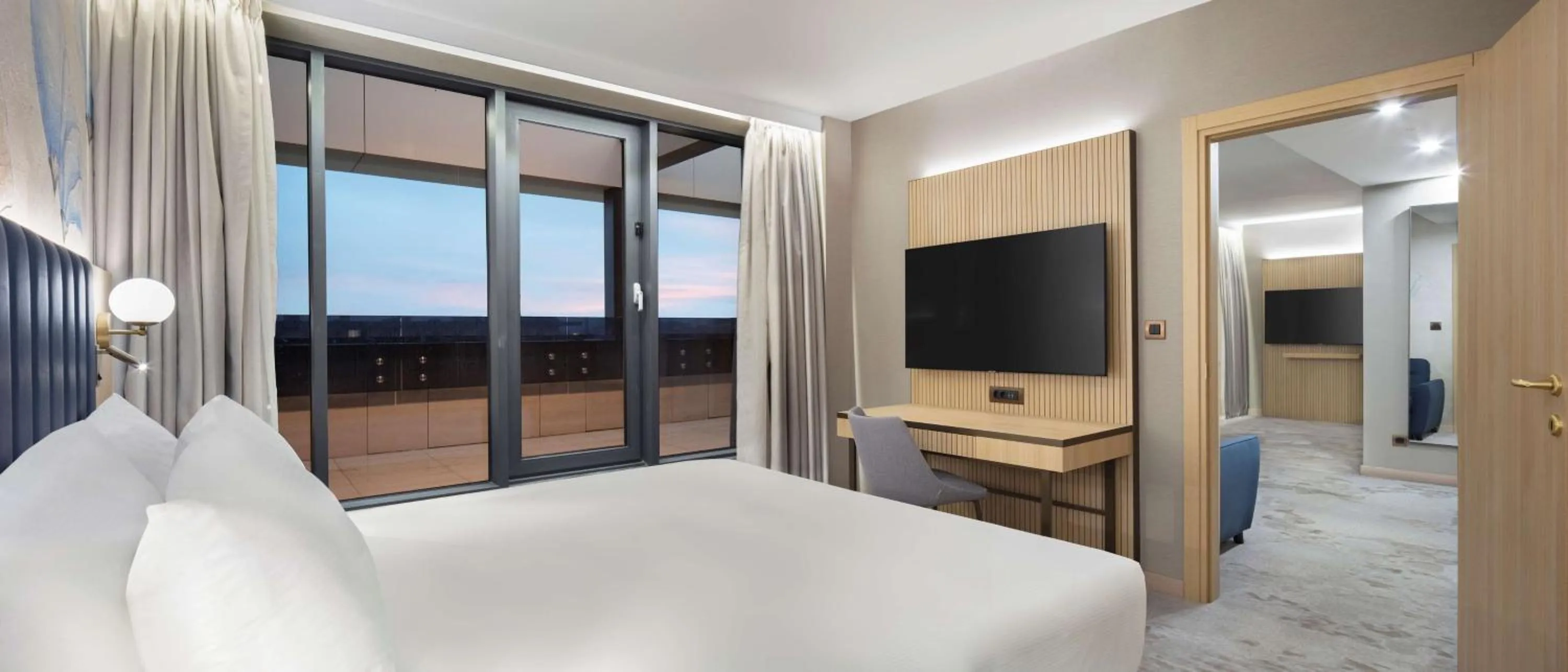 Bedroom, Bed in Doubletree By Hilton Plovdiv Center