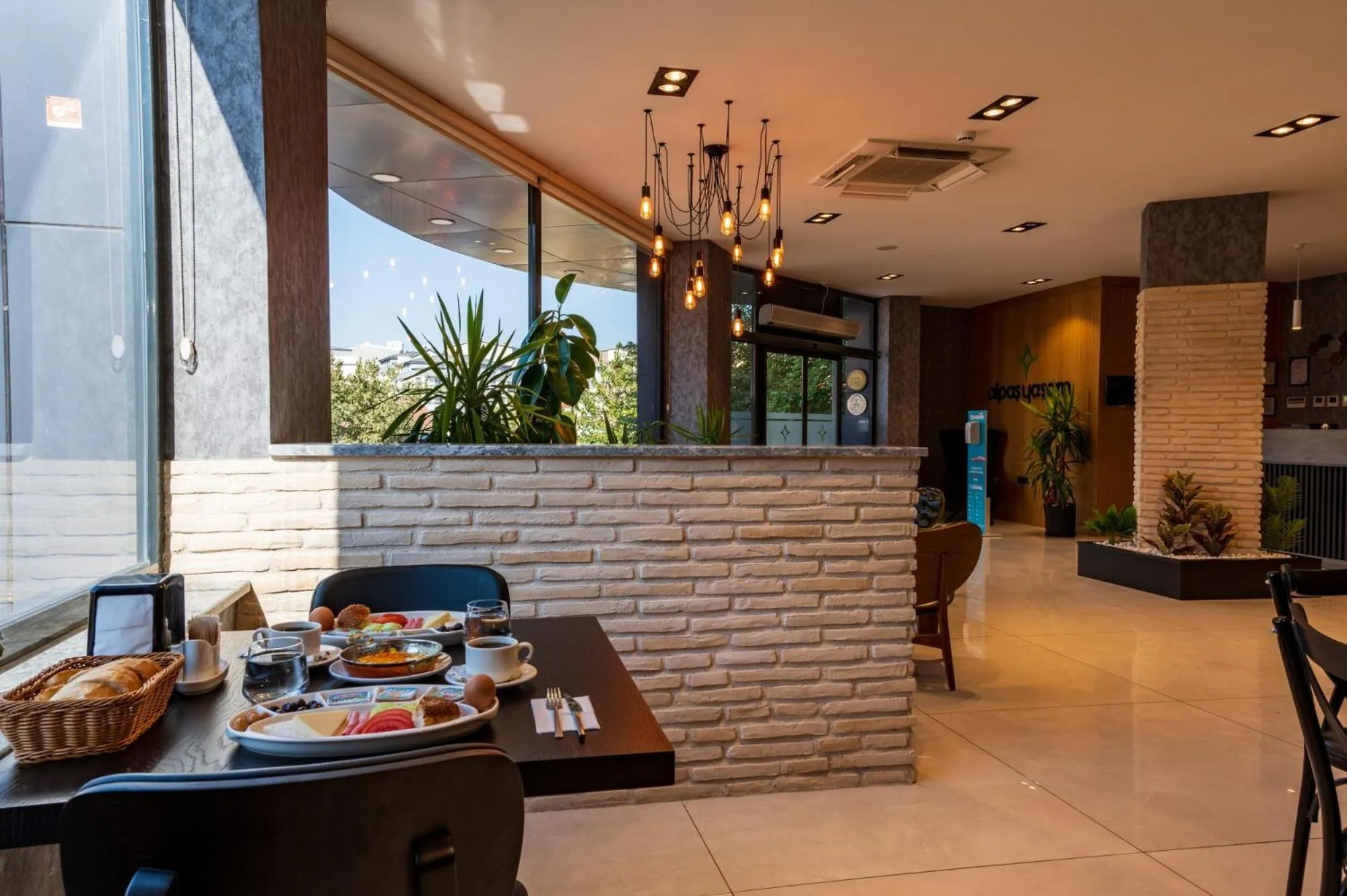 Restaurant/places to eat in Görükle Alpaş Yaşam Hotel