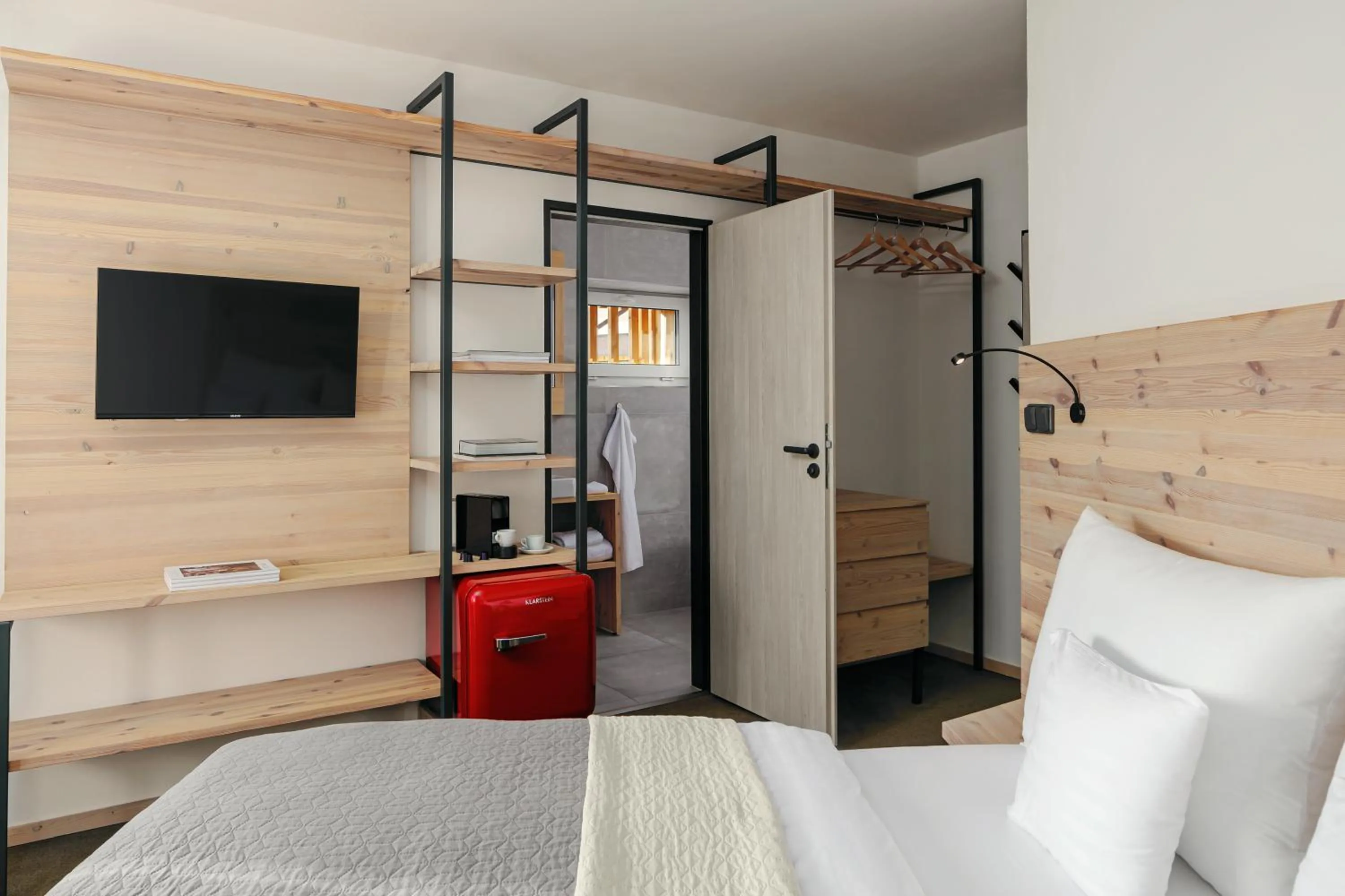 TV and multimedia, Bed in Ski & Spa hotel BELLEVUE