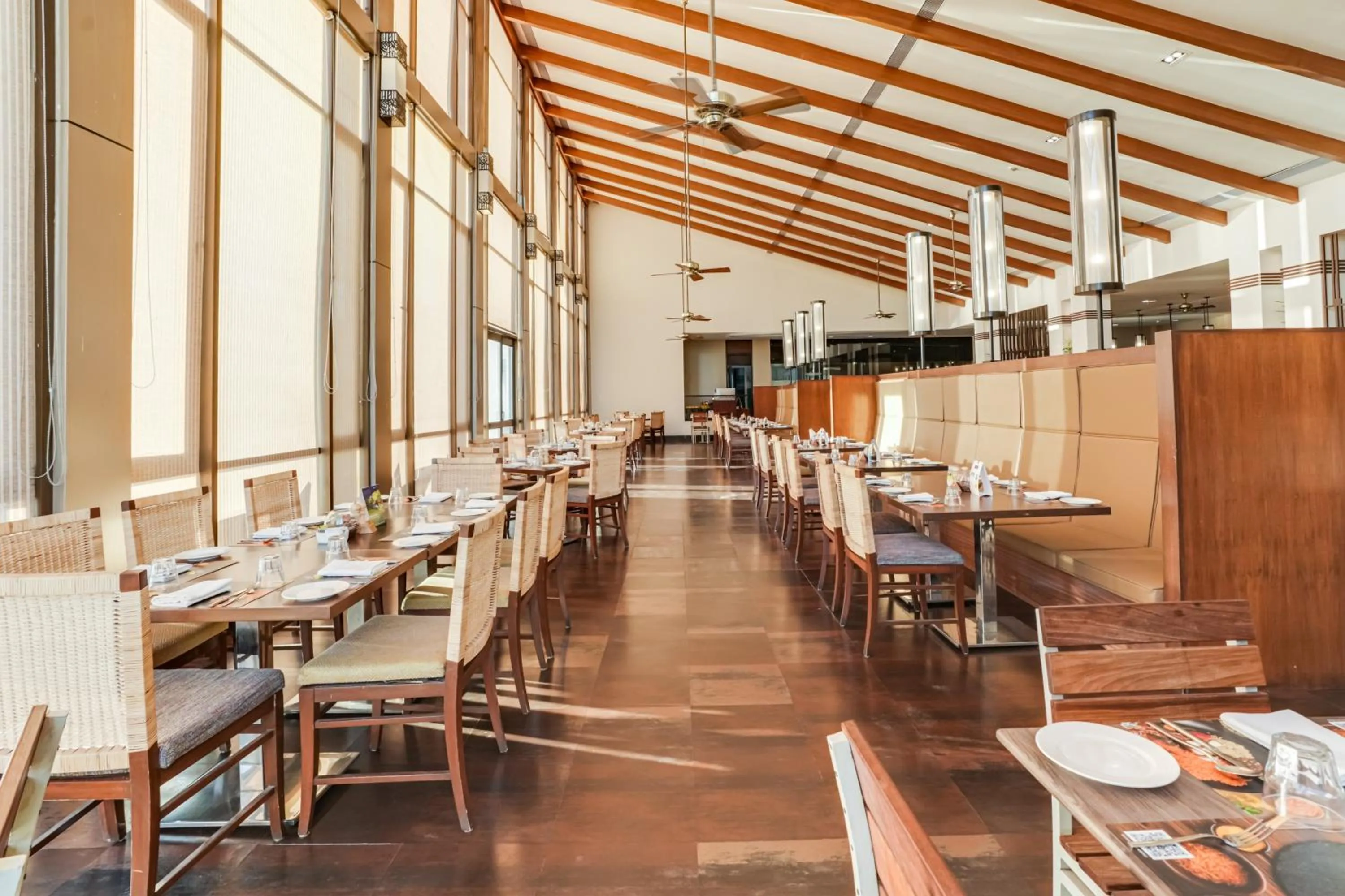 Restaurant/places to eat in Club Mahindra Tungi, Lonavala