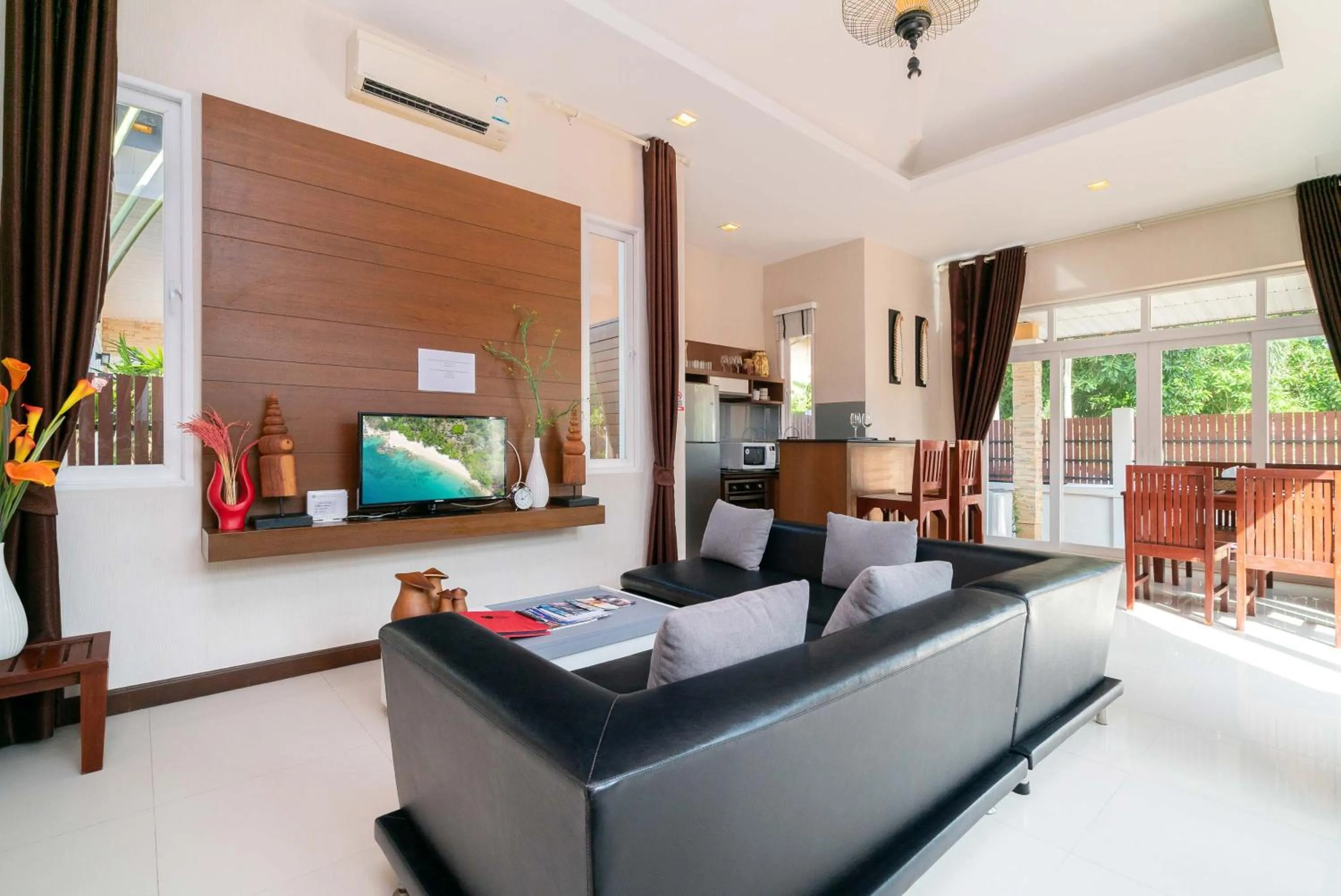 TV and multimedia in Rawai Private Villas - Pools and Garden