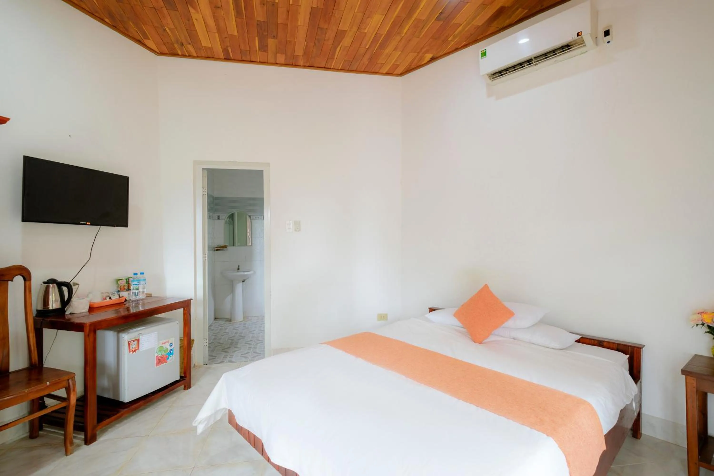 Bed in Thai Tan Tien Hotel