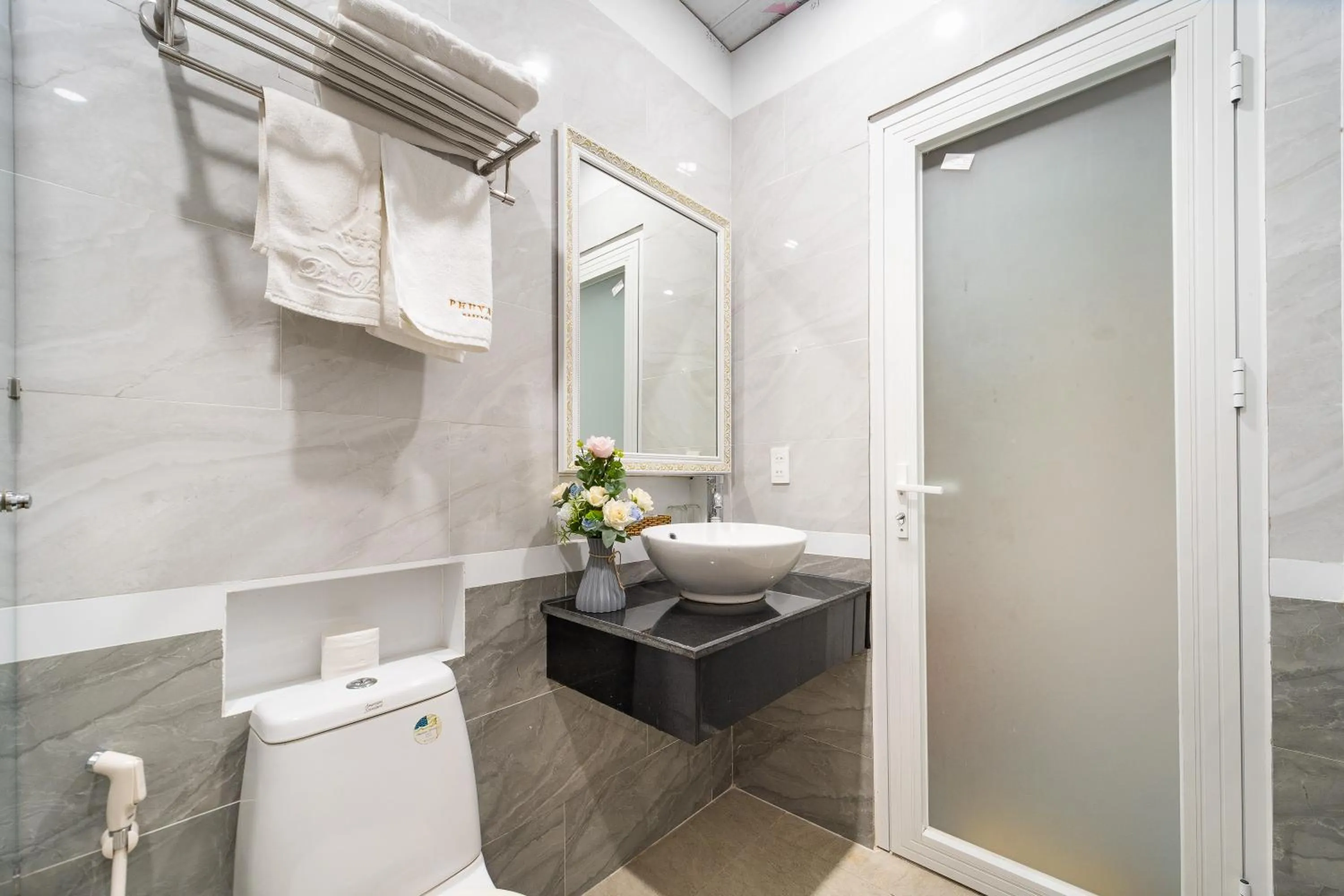 Shower in Phu Van Resort & Spa Phu Quoc