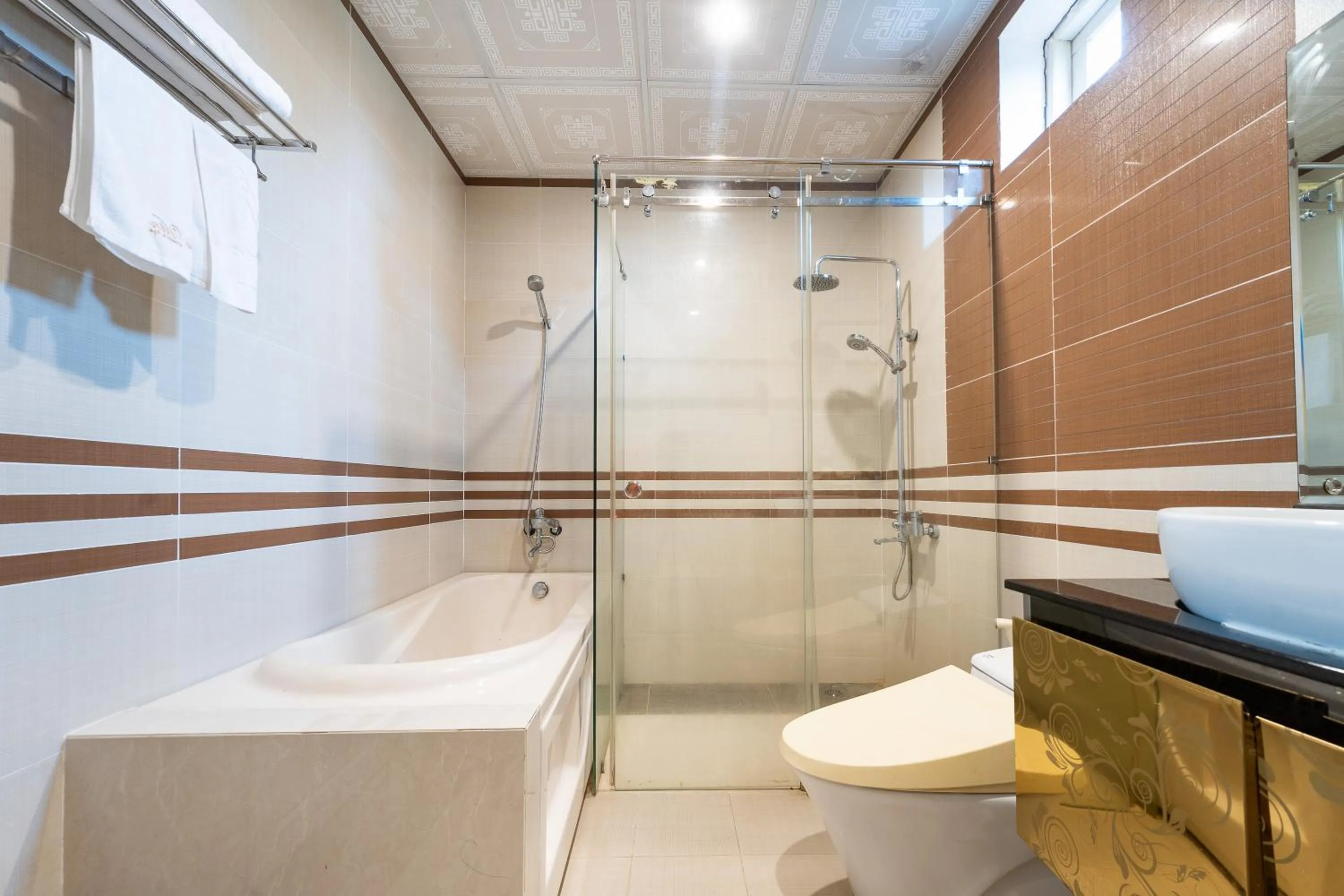 Shower in Phu Van Resort & Spa Phu Quoc